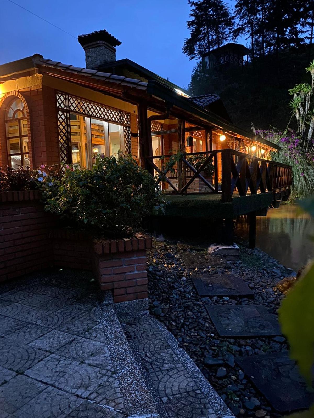 EL LAGO HOTEL