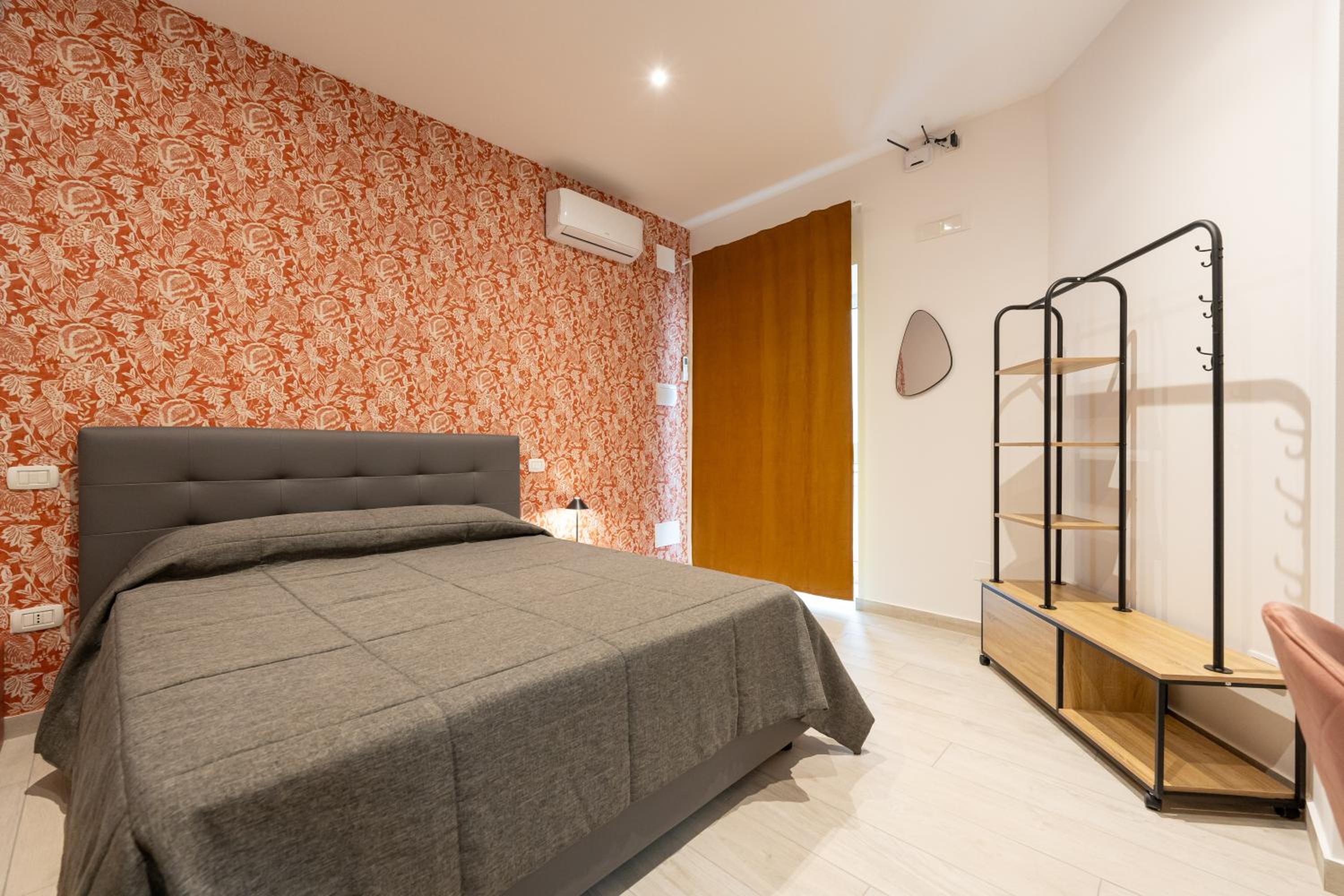5 Santi Rooms