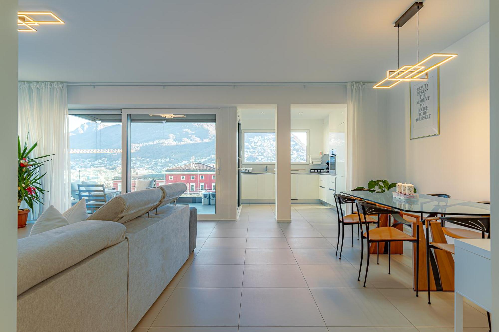 IMPERIAL of LUGANO 3 with a lake view behind the station and 10 min from the lake of Lugano