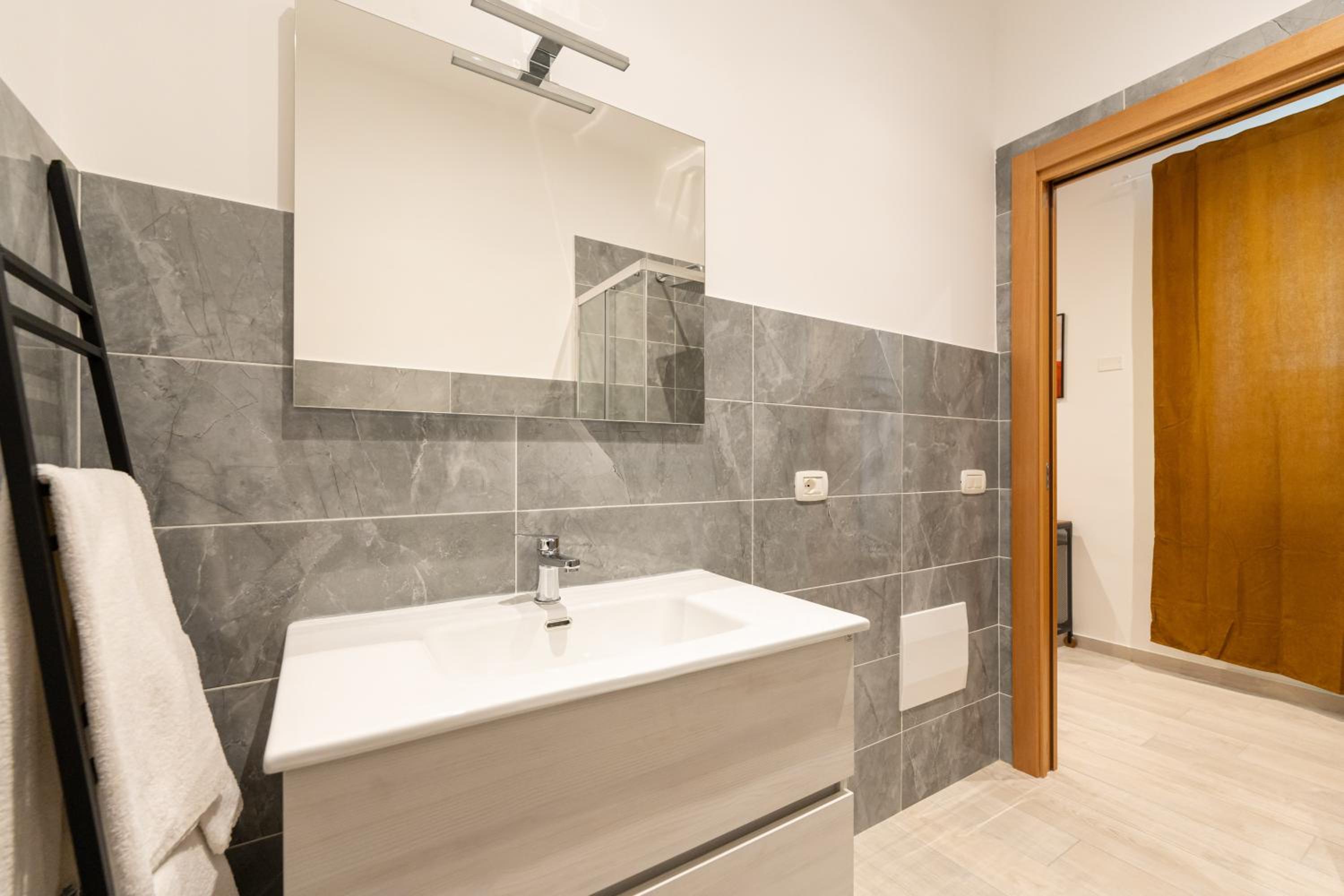 5 Santi Rooms