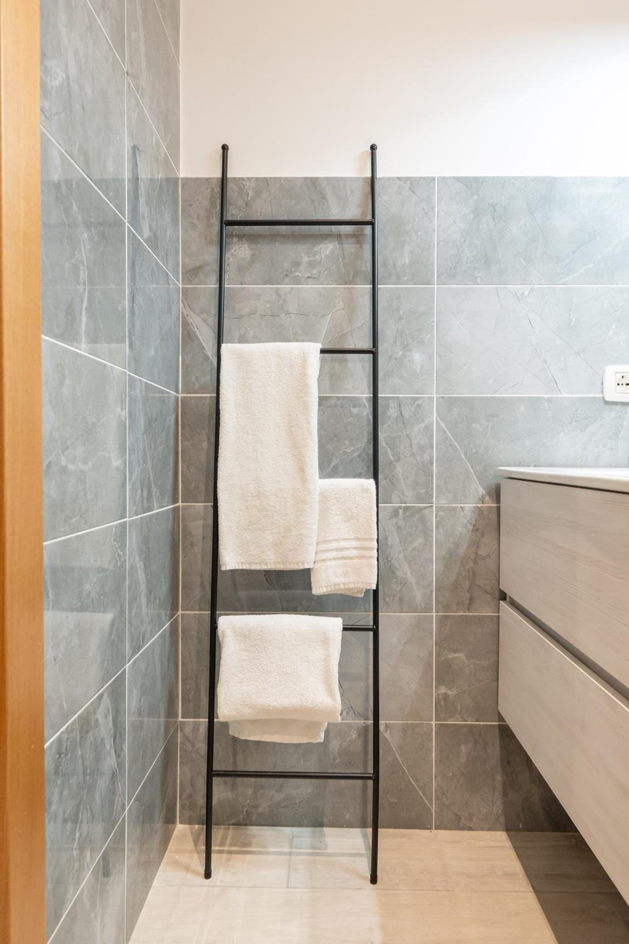 5 Santi Rooms