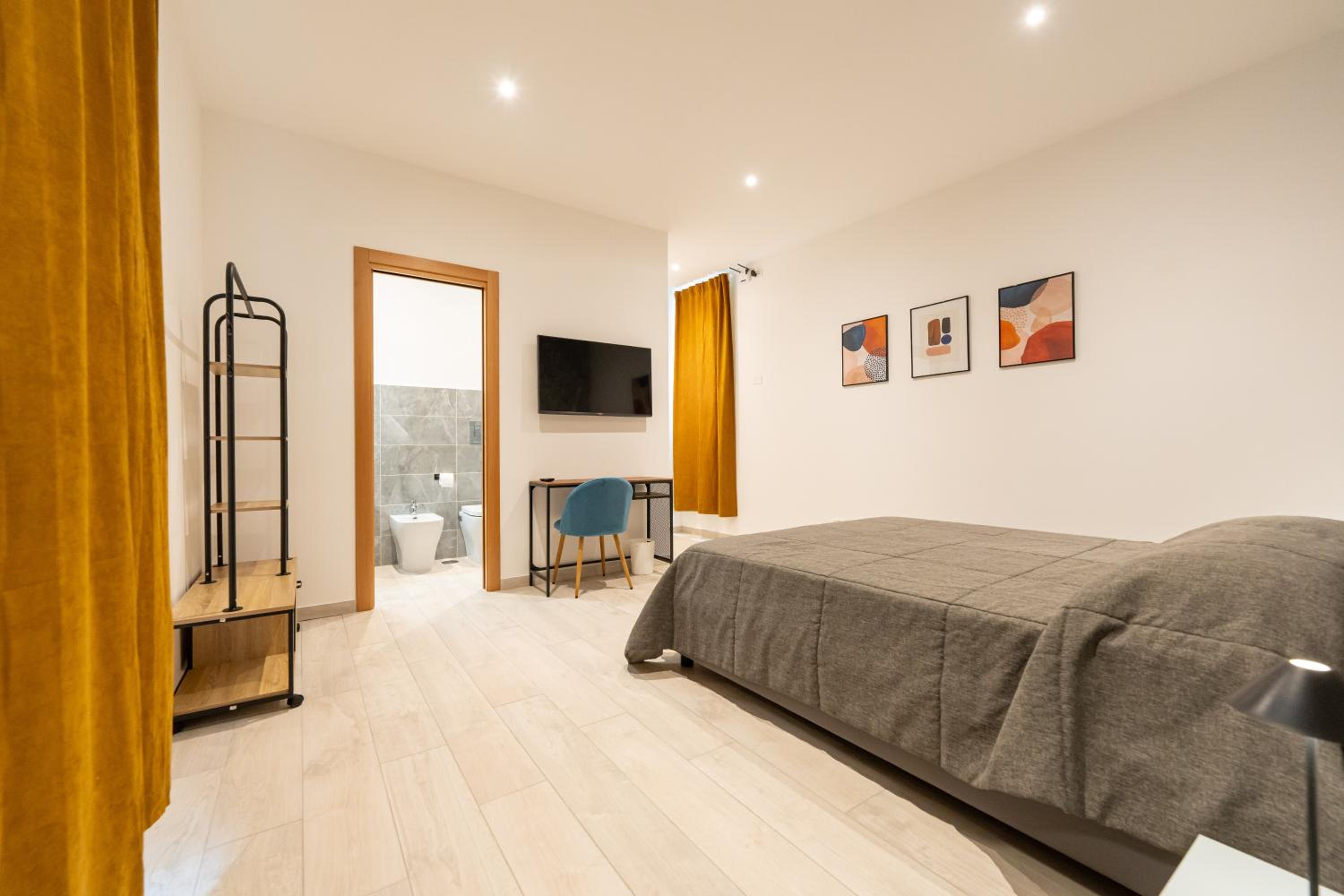 5 Santi Rooms
