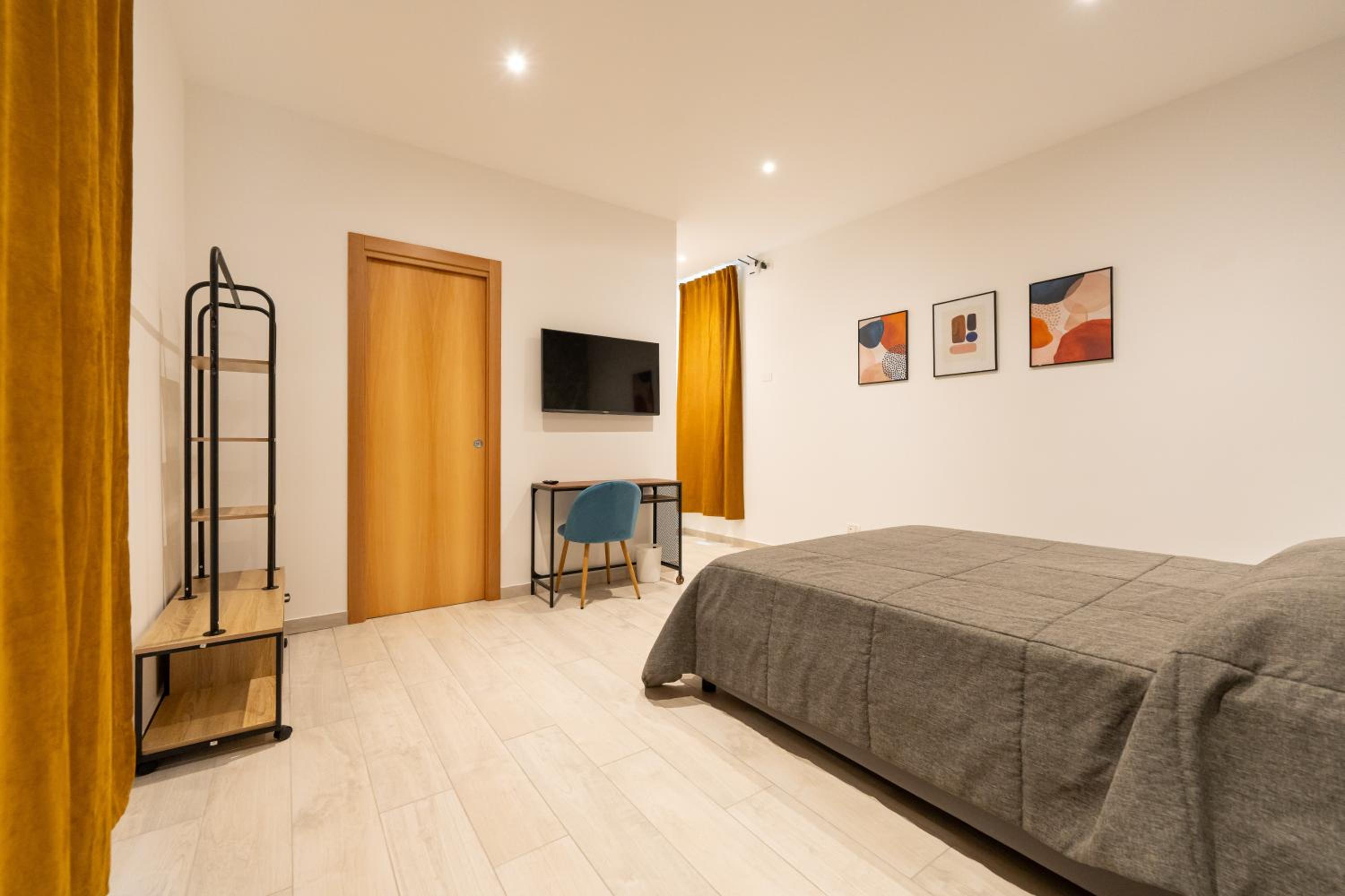 5 Santi Rooms