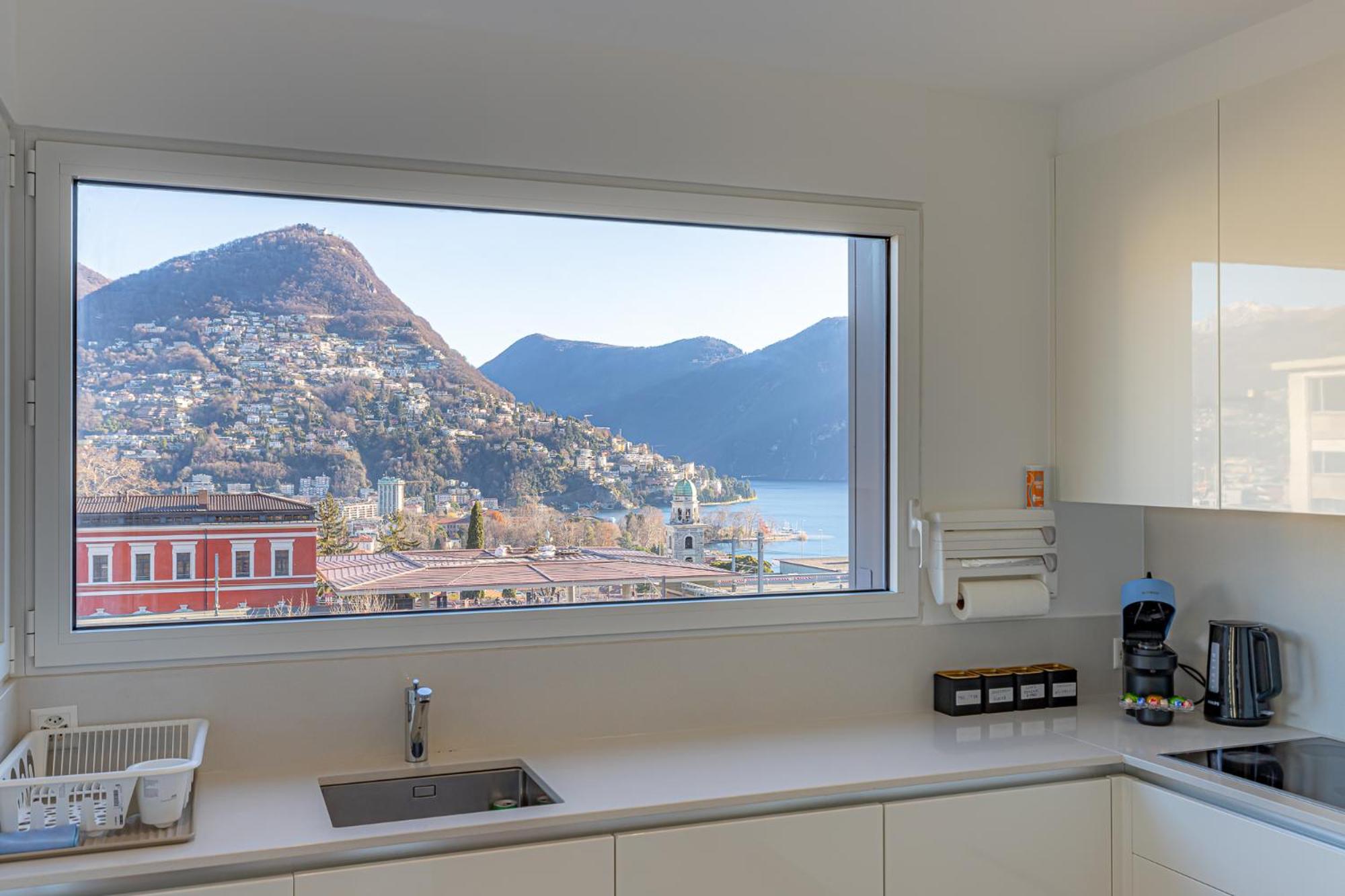 IMPERIAL of LUGANO 3 with a lake view behind the station and 10 min from the lake of Lugano