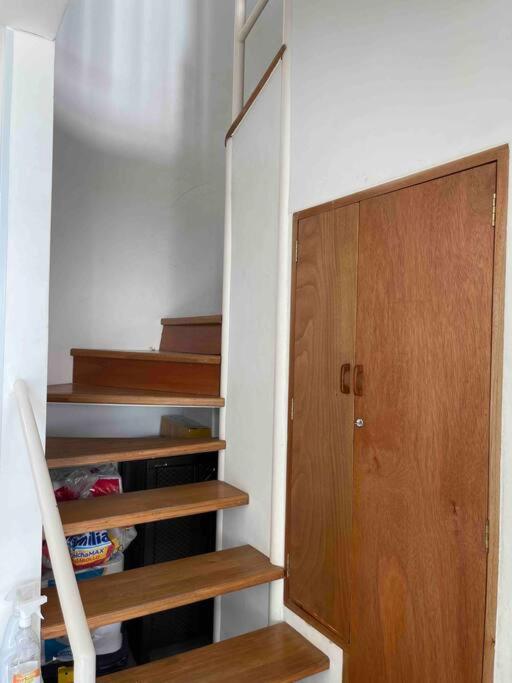 Hermoso apartamento con vista al mar con piscina