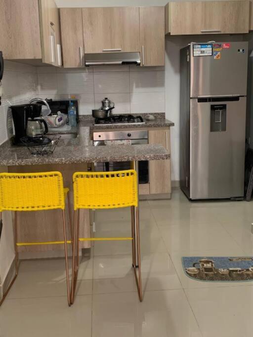 Hermoso apartamento con vista al mar con piscina