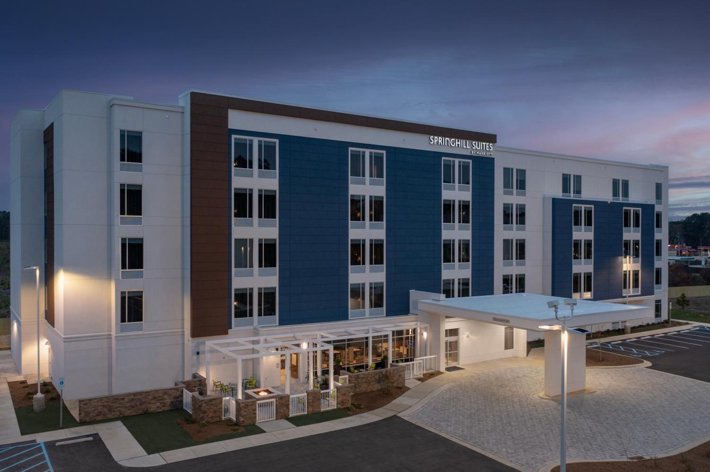 Fayetteville Vacations - SpringHill Suites by Marriott Fayetteville I-95 - Property Image 61