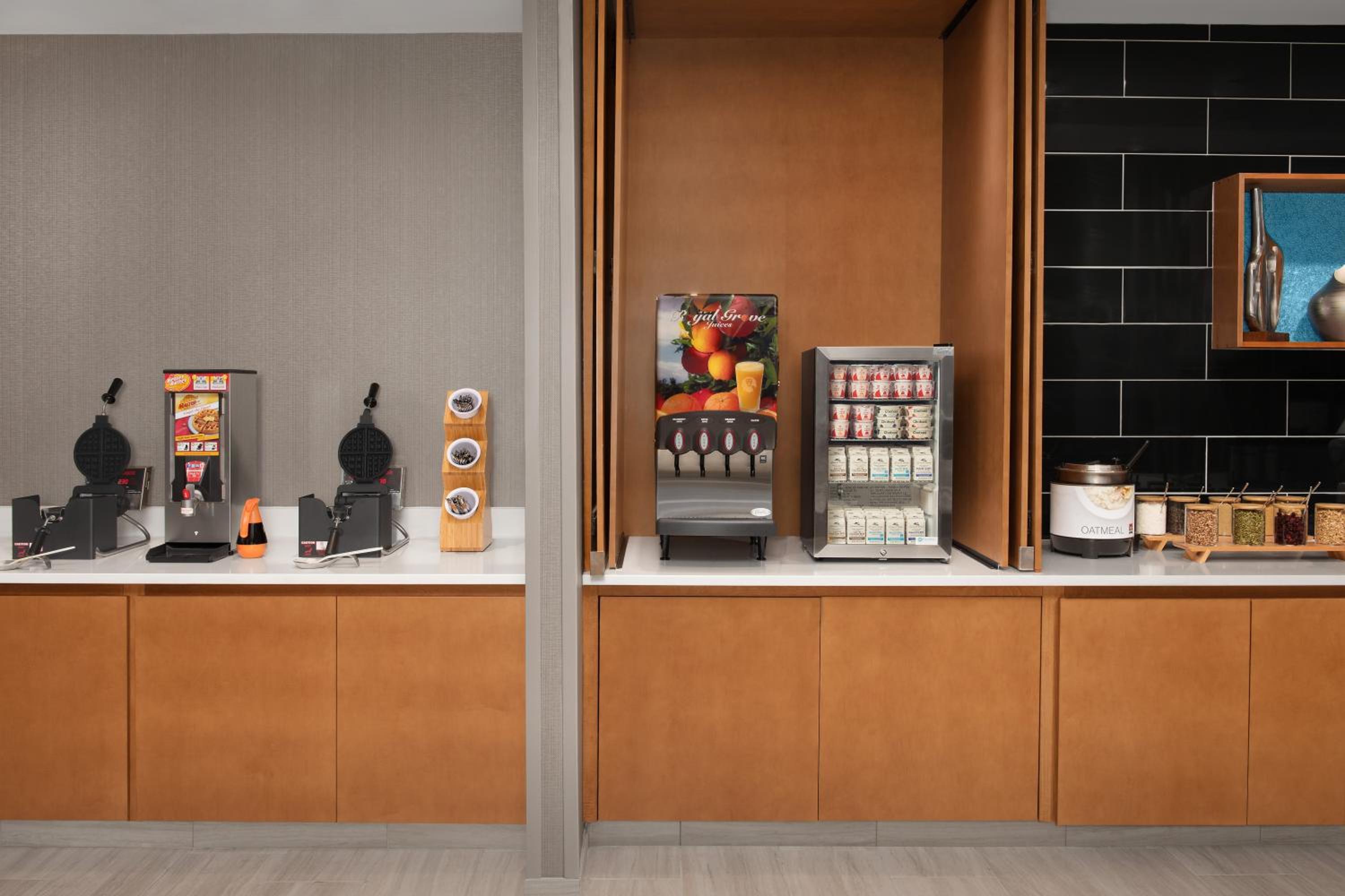 Fayetteville Vacations - SpringHill Suites by Marriott Fayetteville I-95 - Property Image 55