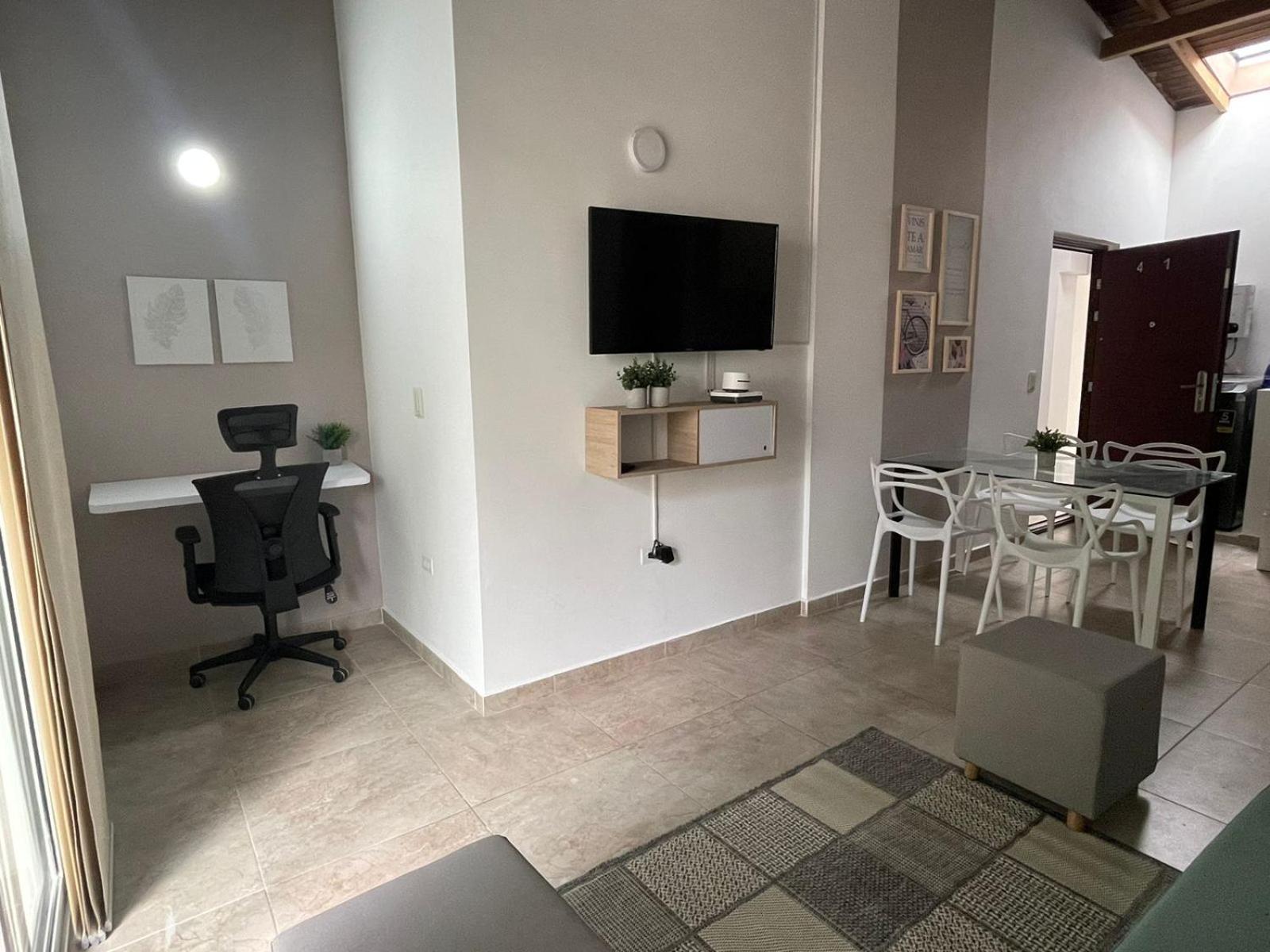 Apartamento con vista a laureles 401