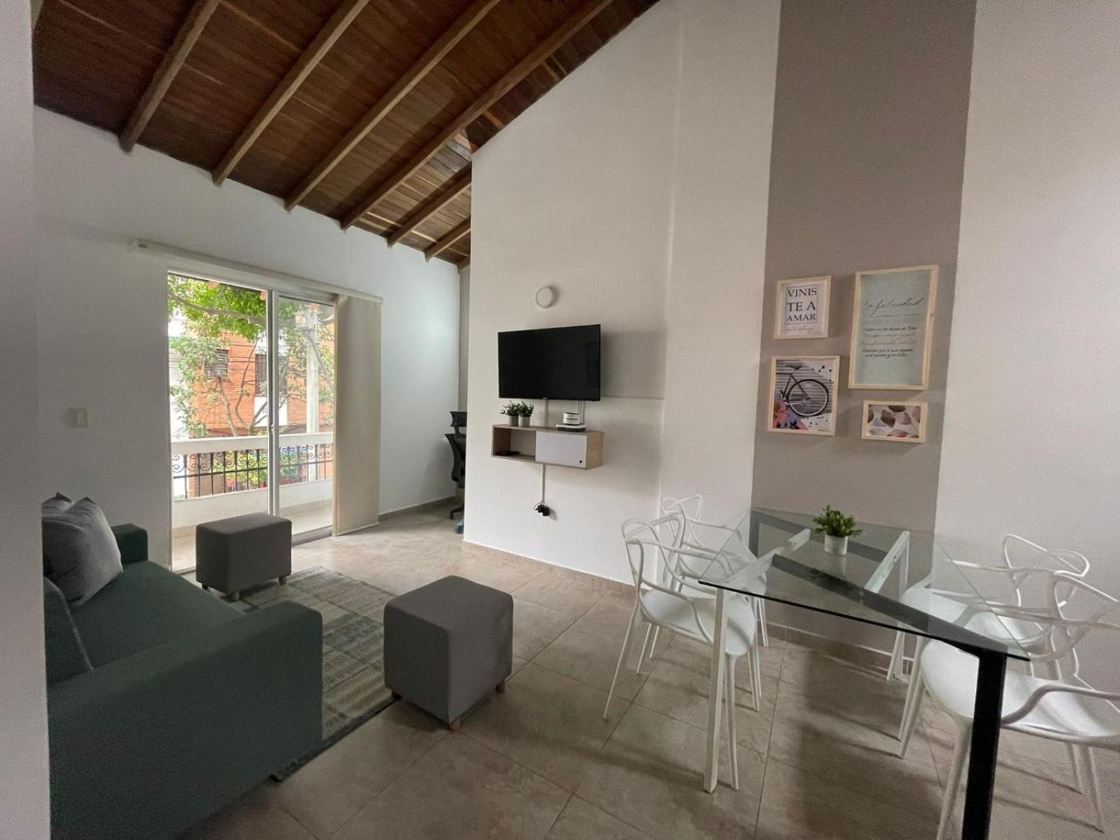 Apartamento con vista a laureles 401