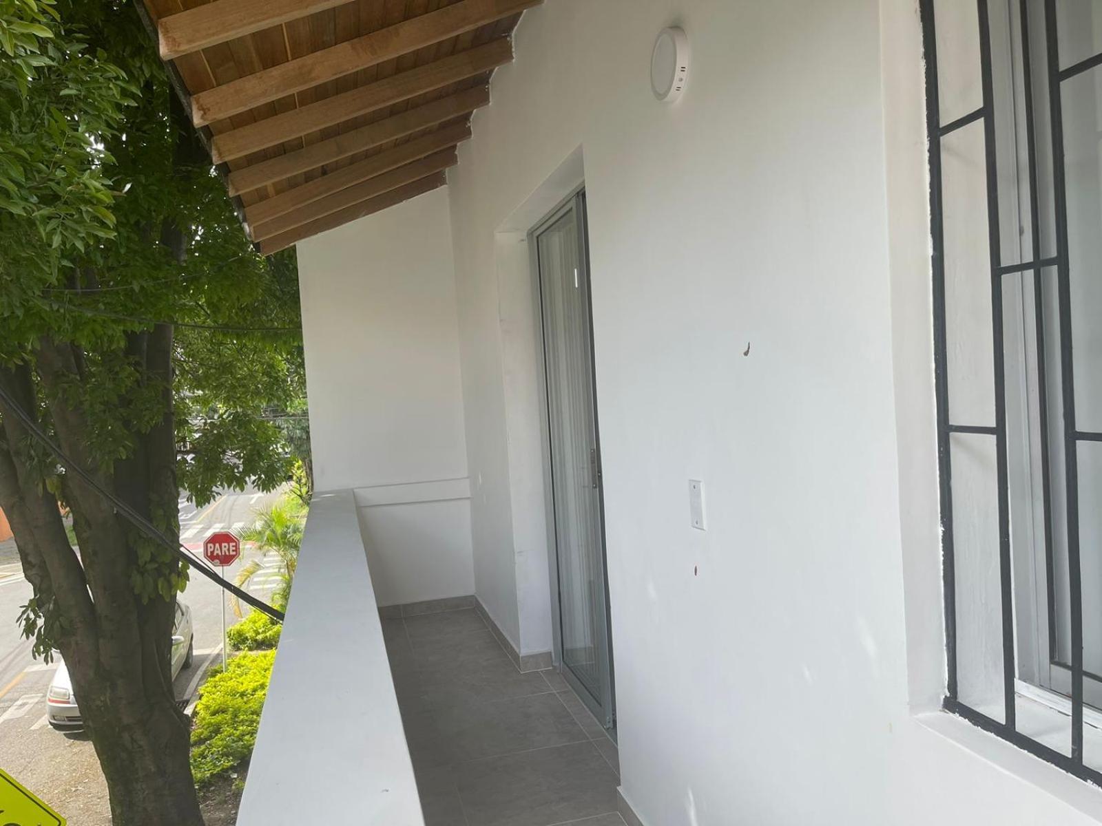 Apartamento con vista a laureles 401