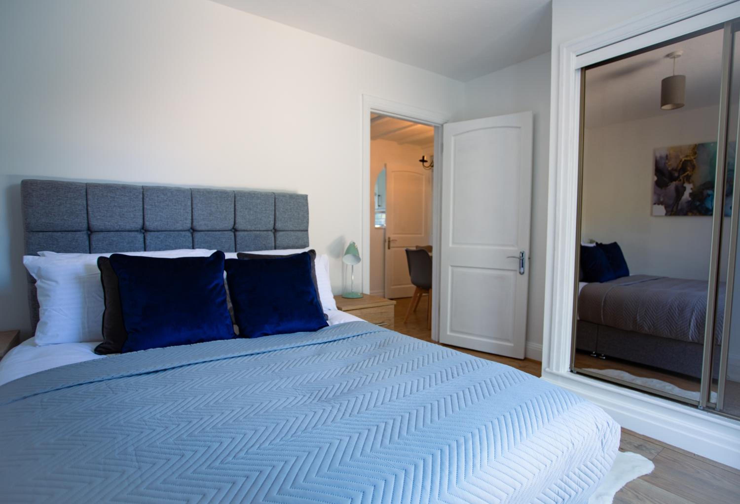 Cosy apartment in the heart of Old Town Beaconsfield