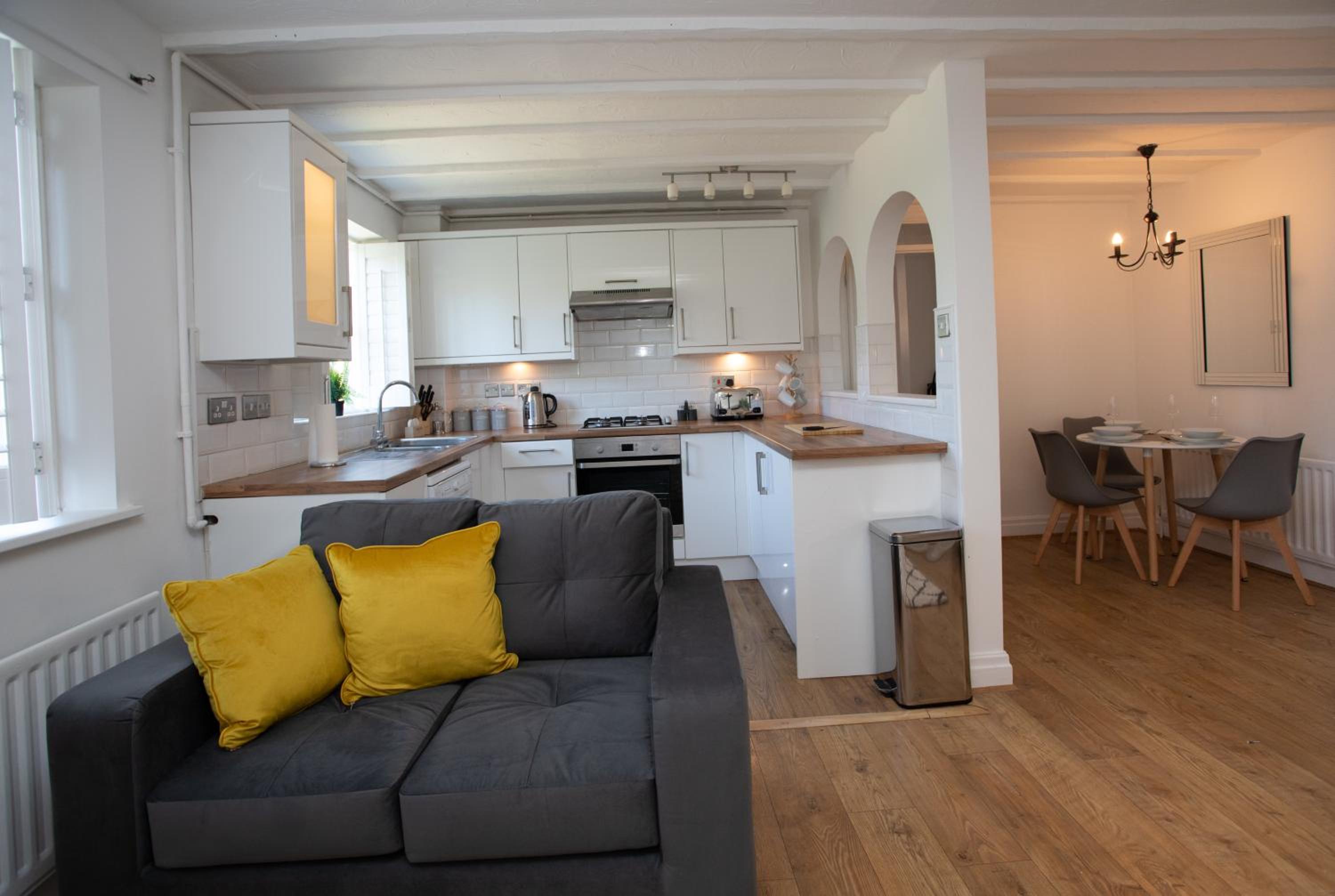 Cosy apartment in the heart of Old Town Beaconsfield