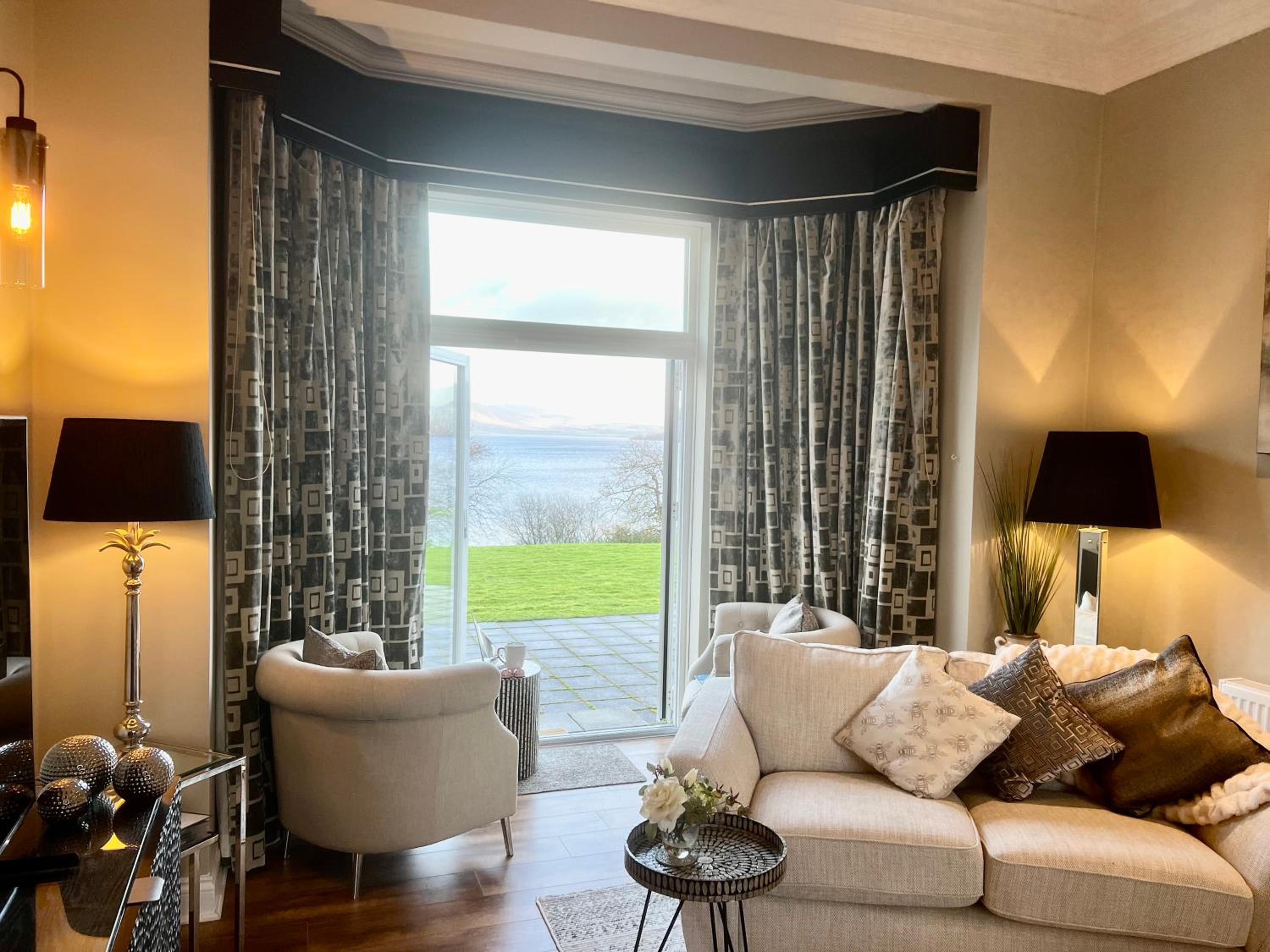 Loch View at Lomond Castle