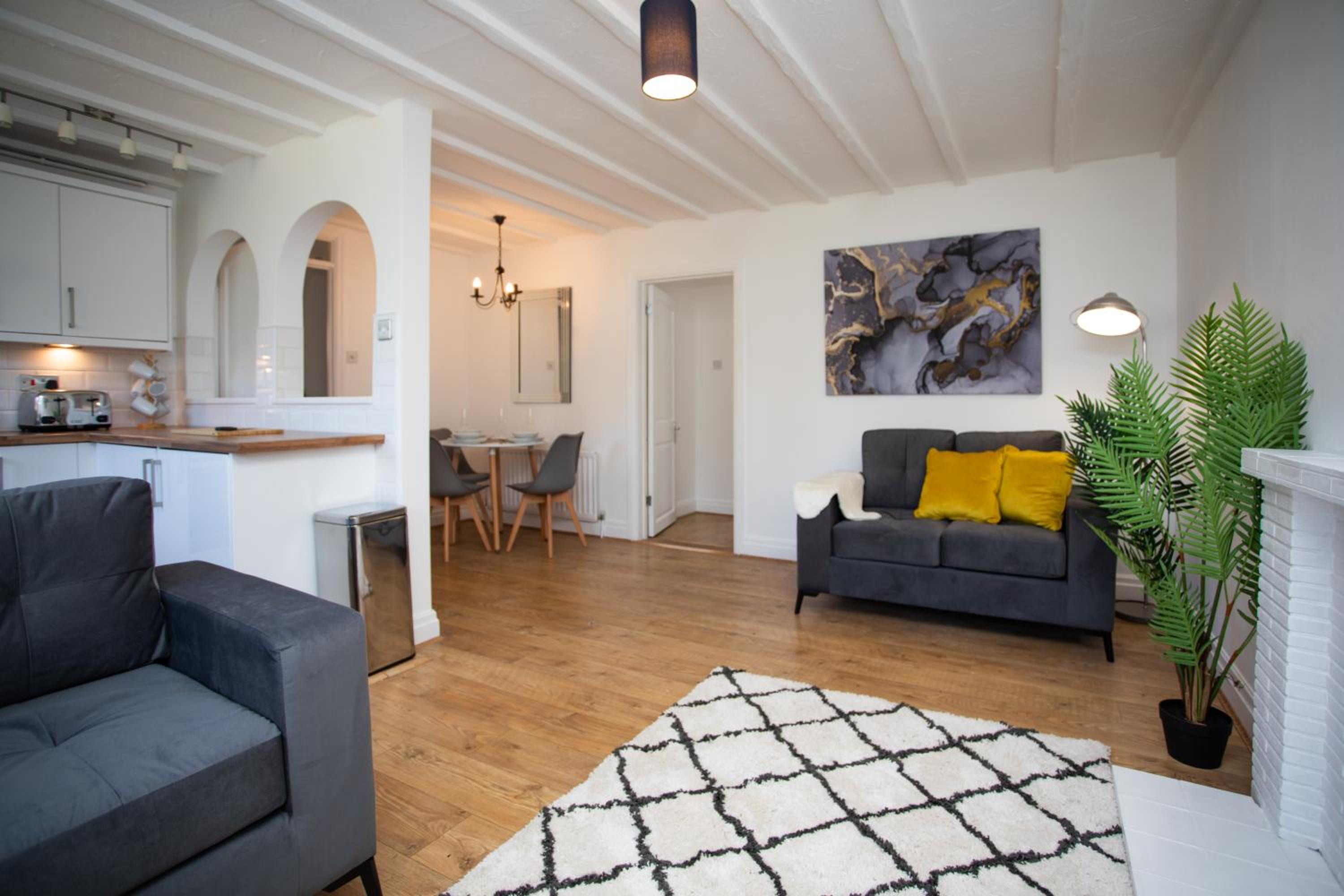 Cosy apartment in the heart of Old Town Beaconsfield