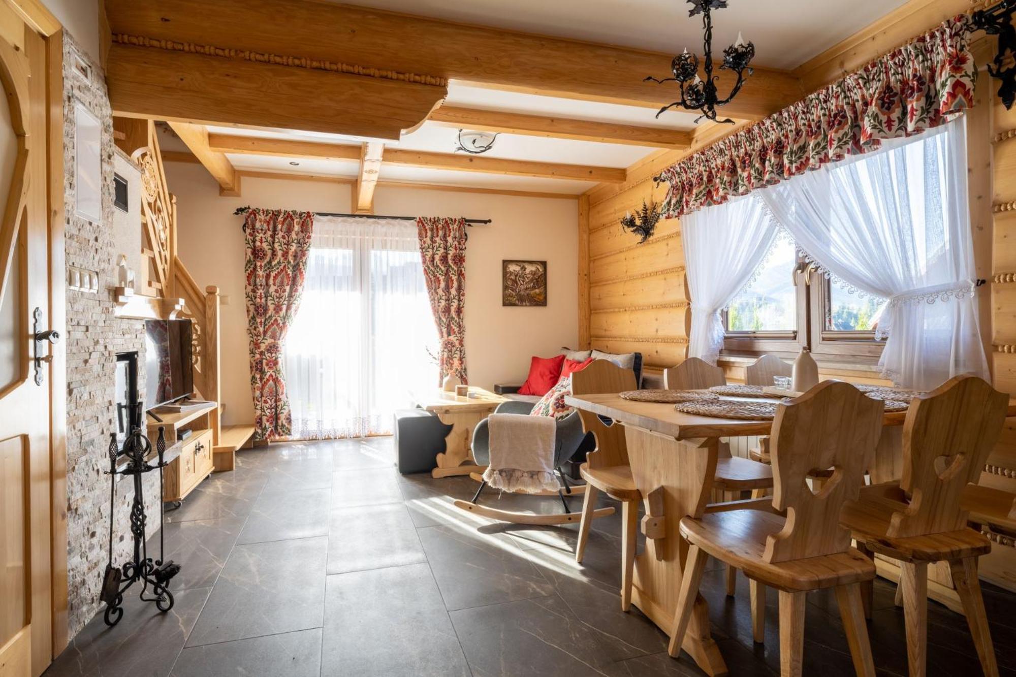 Lux-HOUSE & JACUZZI SAUNA view 3