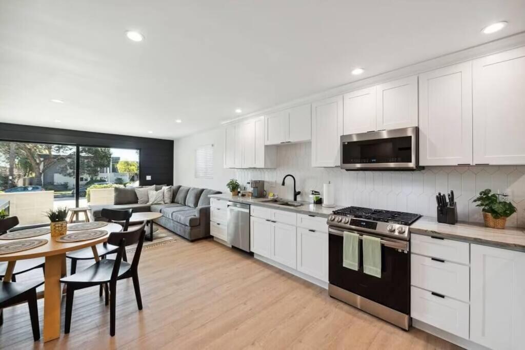 Coastal Living at its Finest Pacific Beach view 4