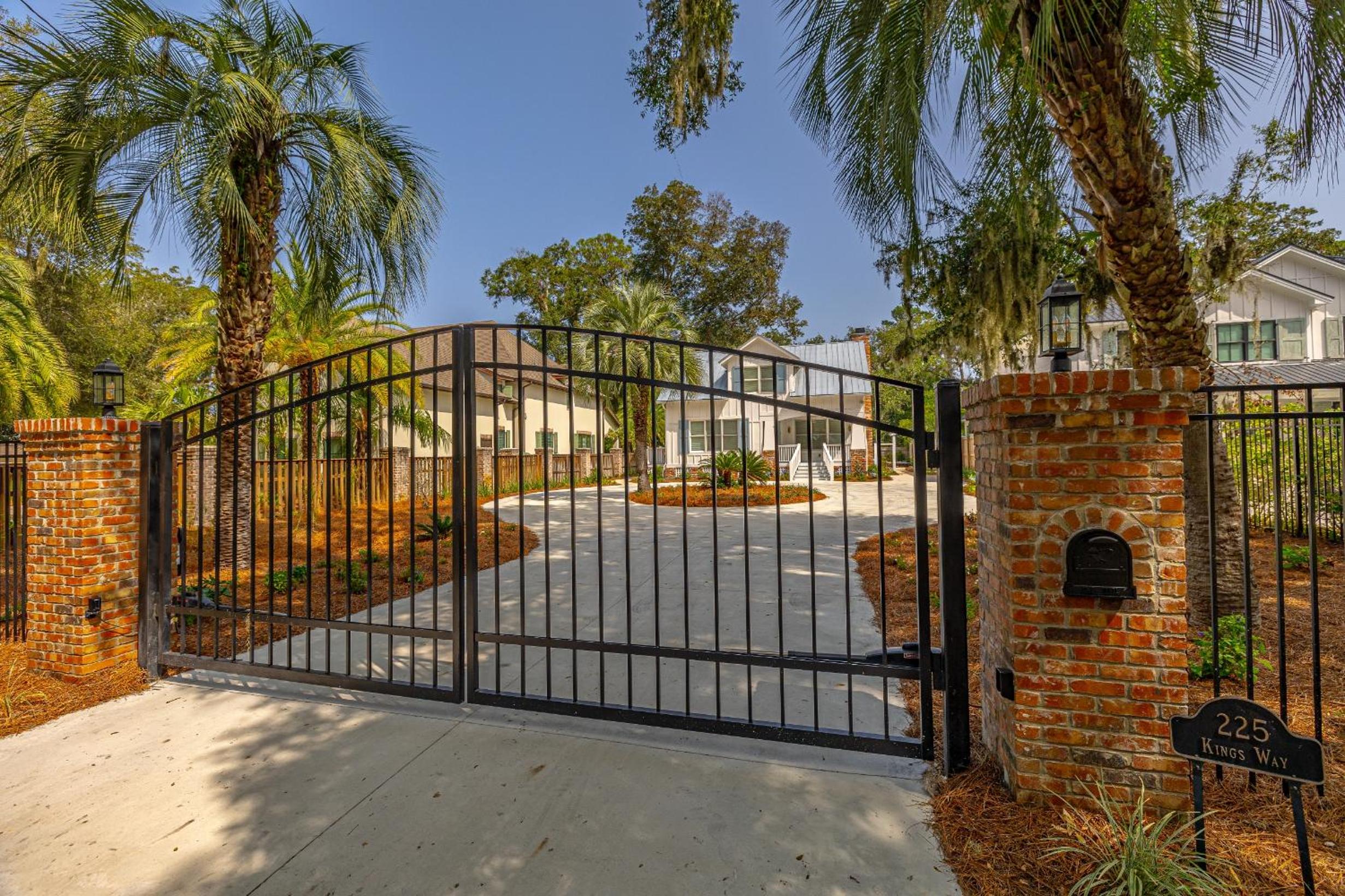 Saltwater Oaks