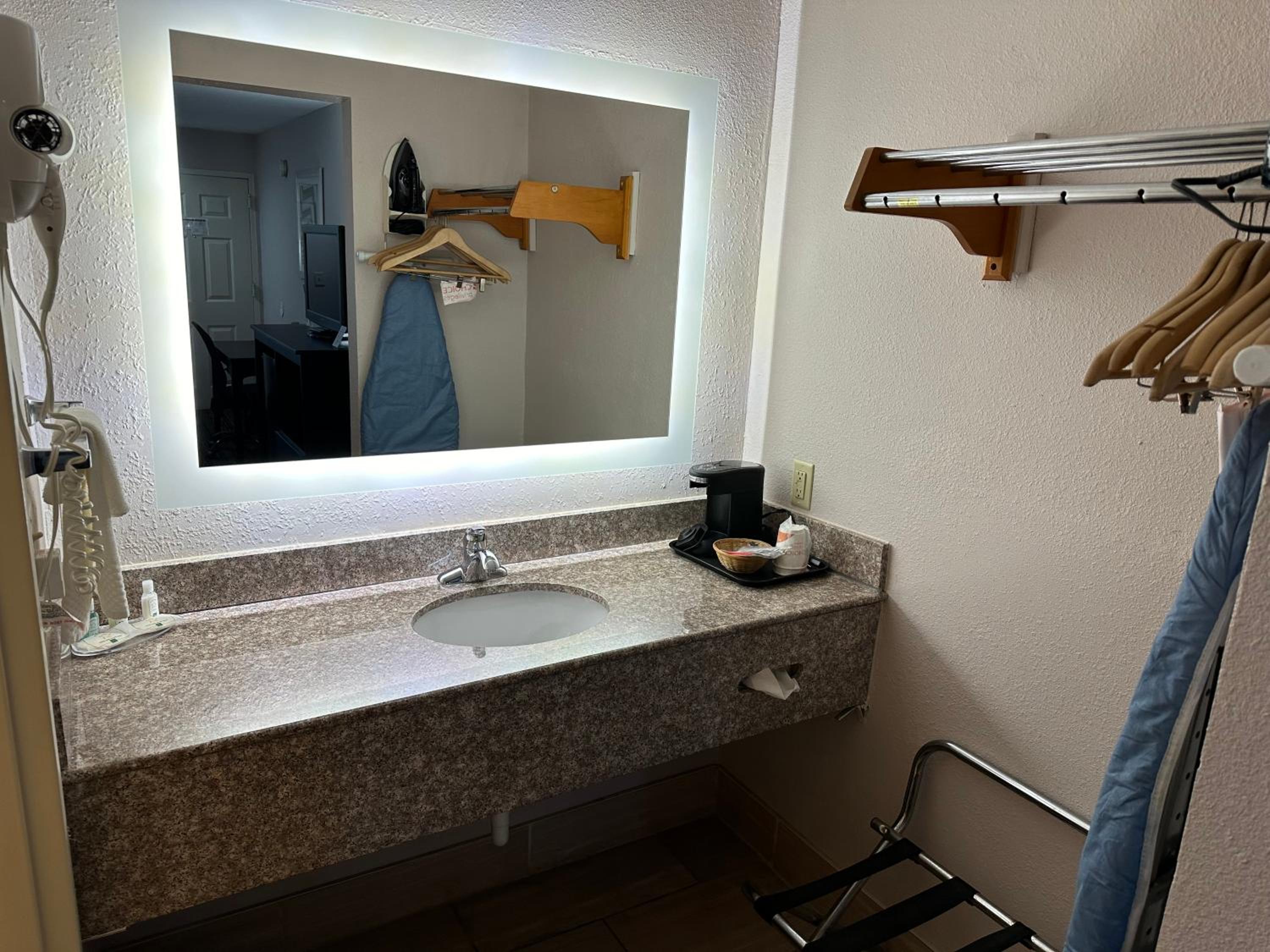 Quality Inn - Property Image 20