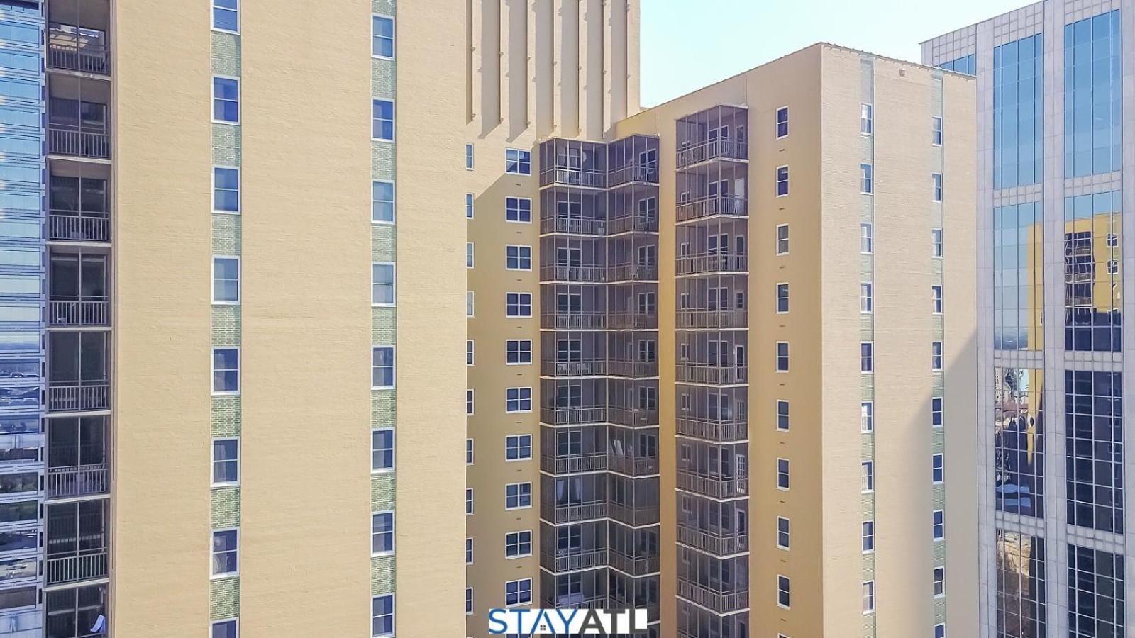 Serenity In The City Downtown Studio W Balcony view 4
