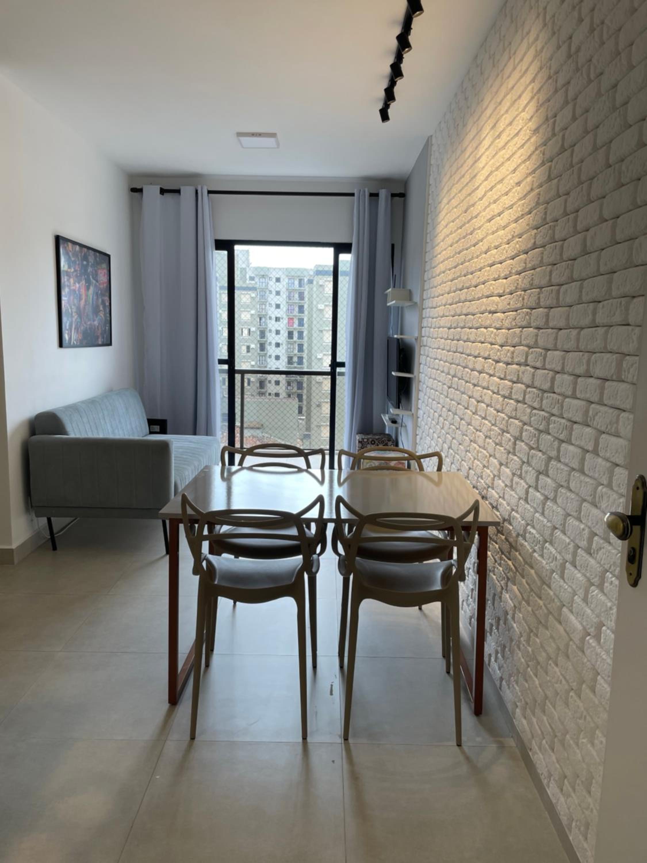 Apartamento praia da enseada 300 metros da praia