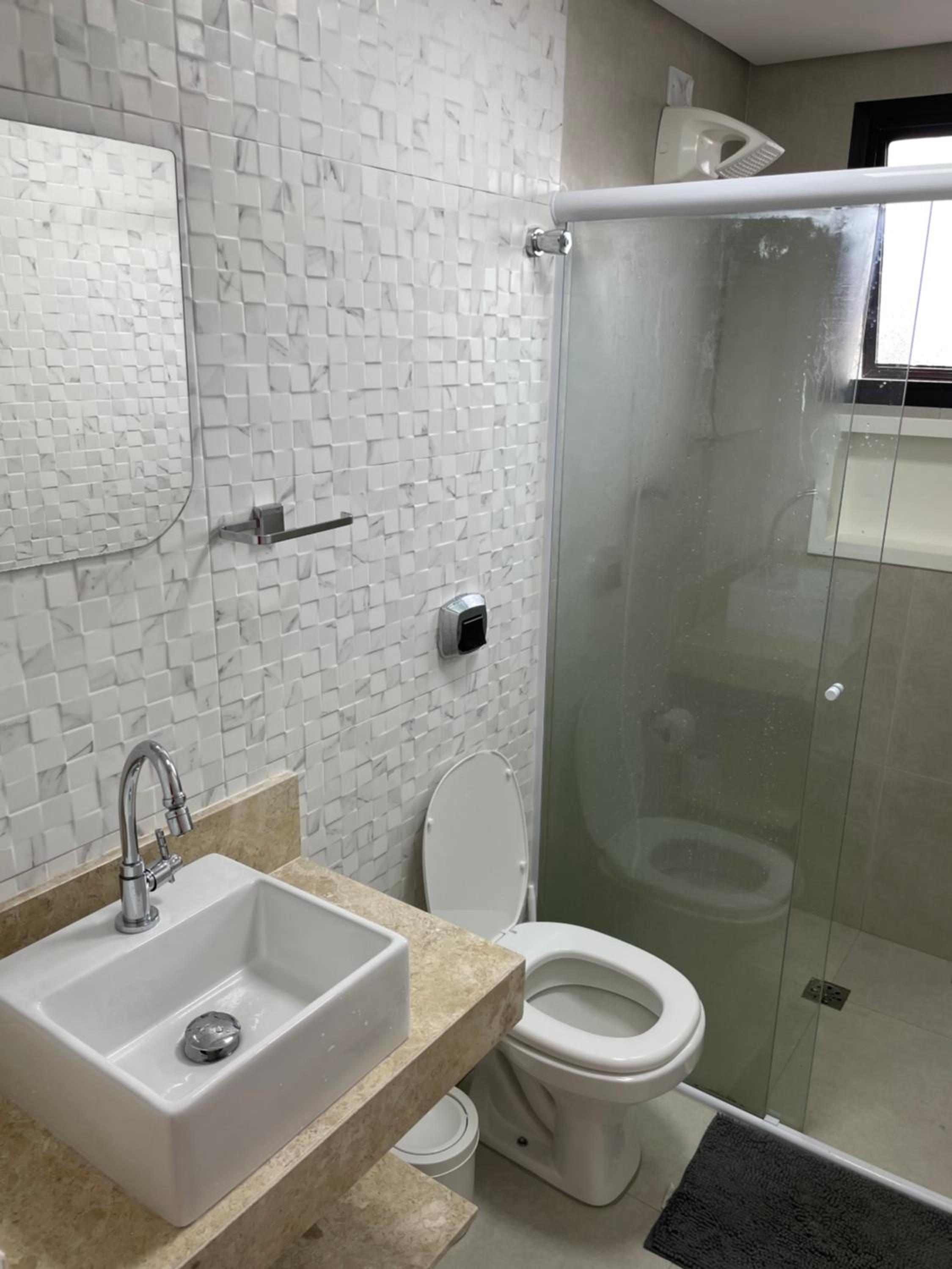 Apartamento praia da enseada 300 metros da praia