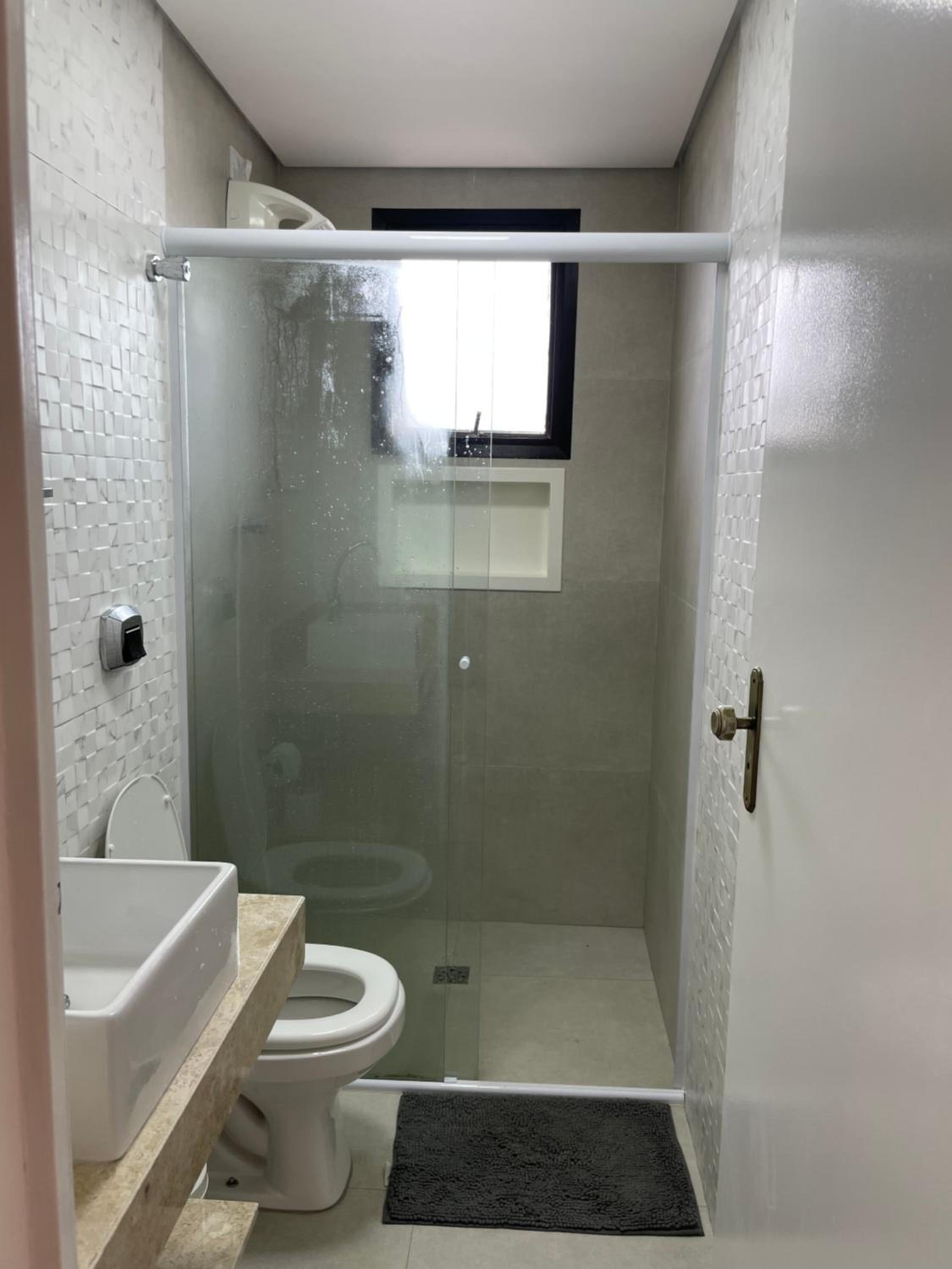 Apartamento praia da enseada 300 metros da praia
