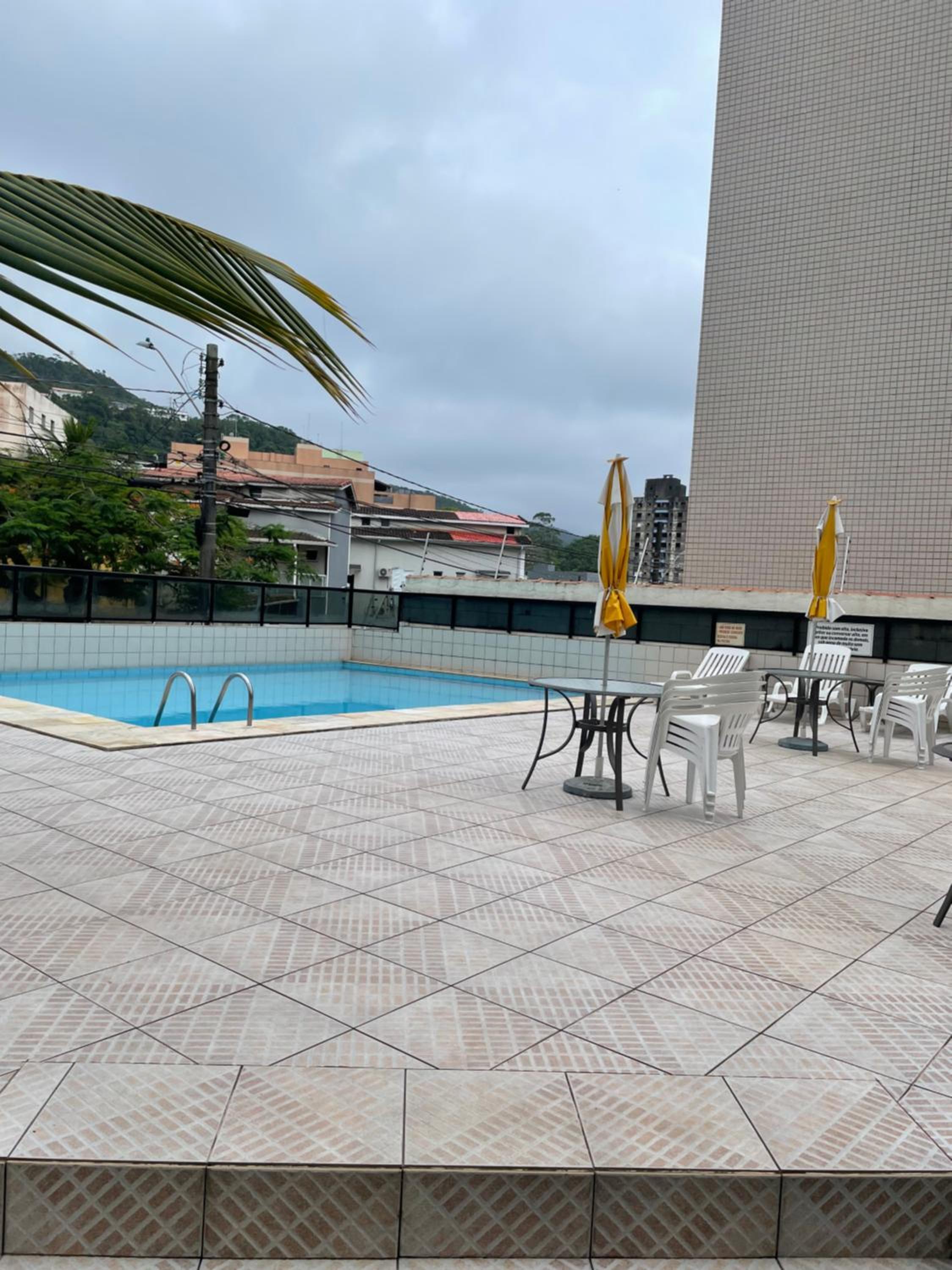 Apartamento praia da enseada 300 metros da praia