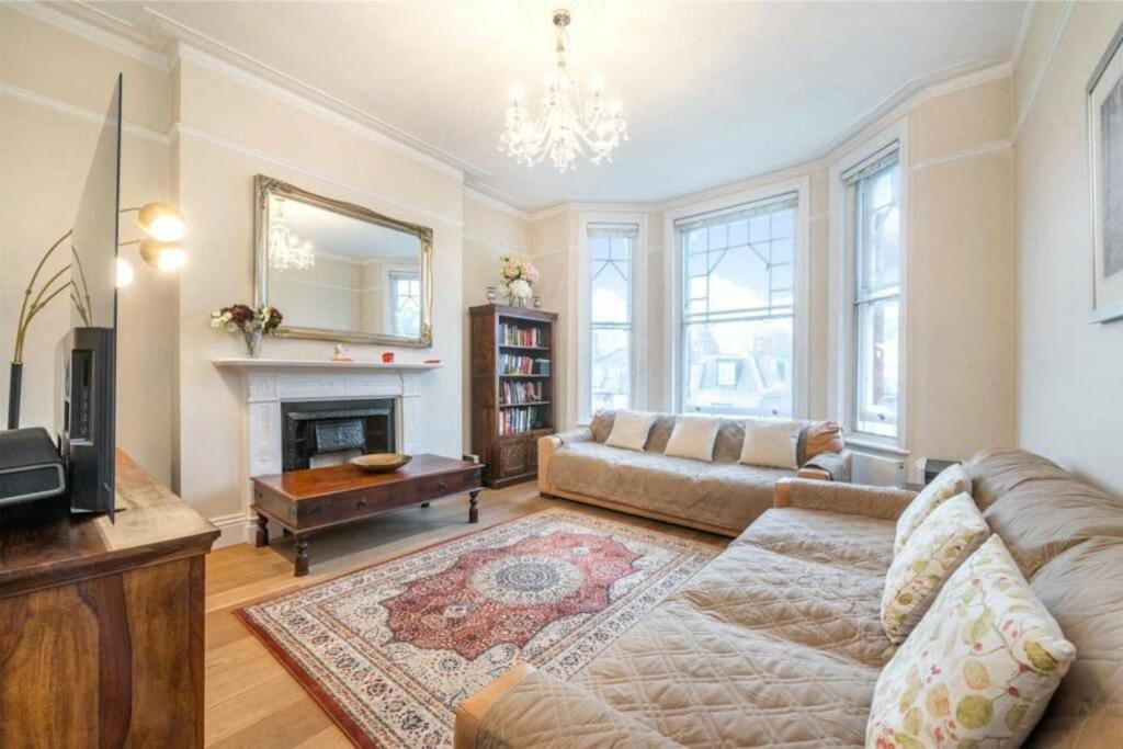 Stylish Hampstead Flat with Character and Charm view 2
