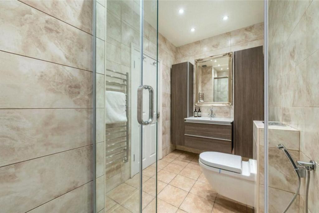 Stylish Hampstead Flat with Character and Charm view 4