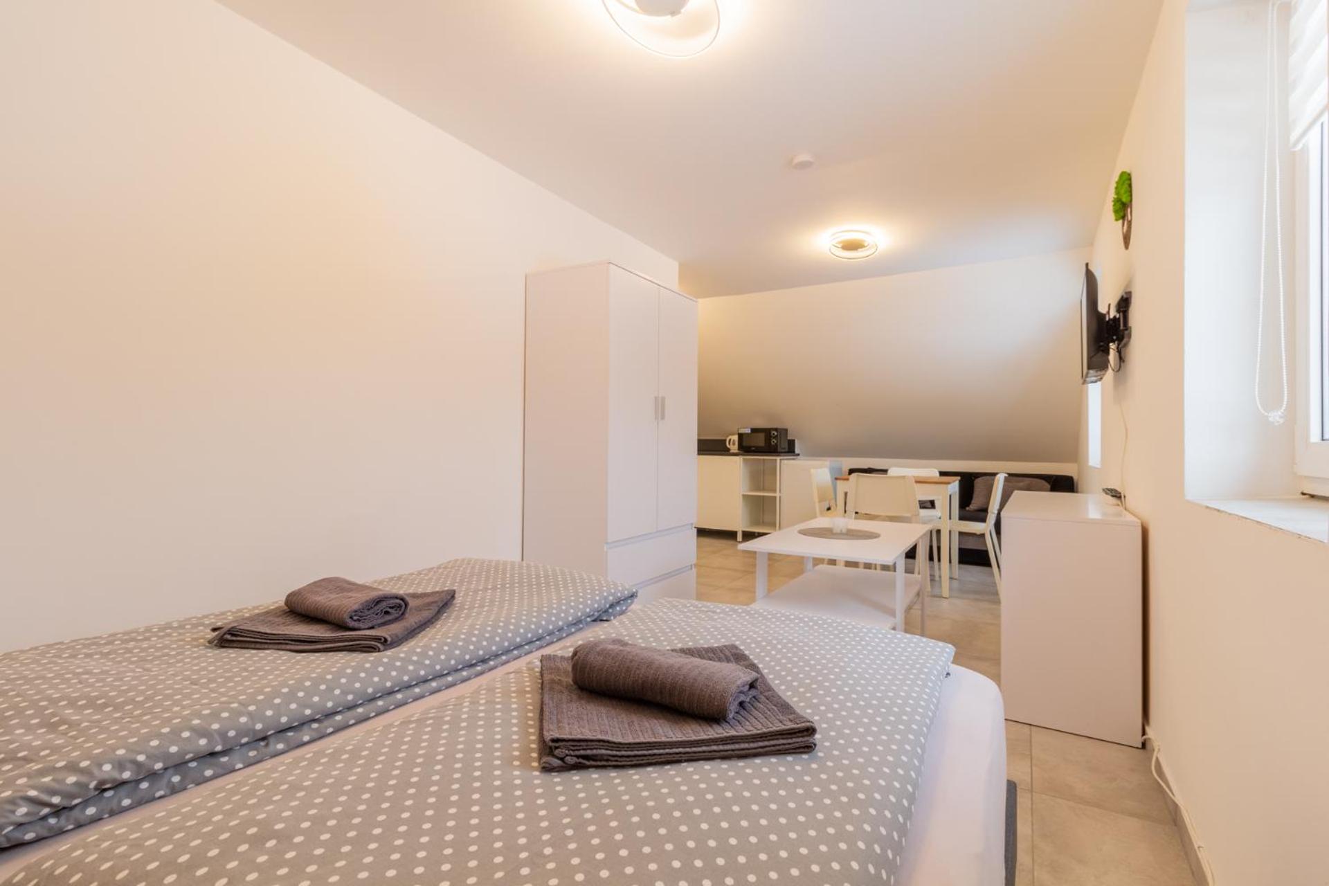 LIPNO Moss Apartment