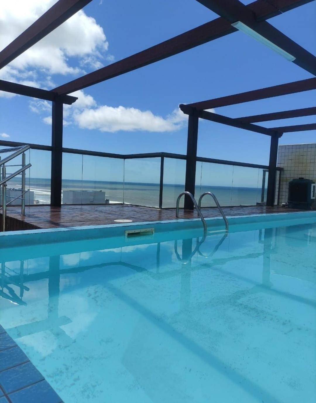 Apto 2 dorm com vista para o mar