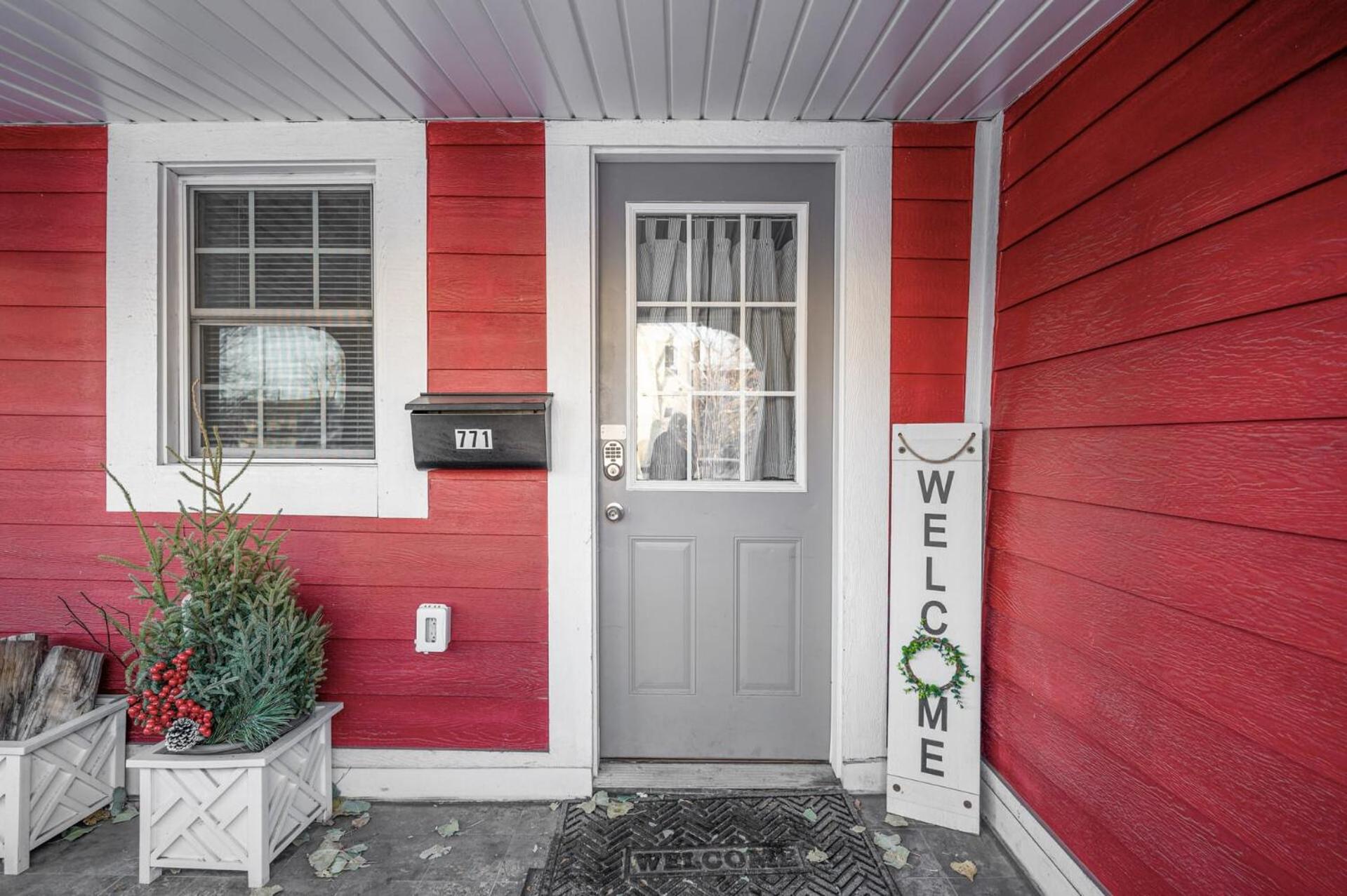 3BR free parking free Wi-Fi near dntown St Paul view 4