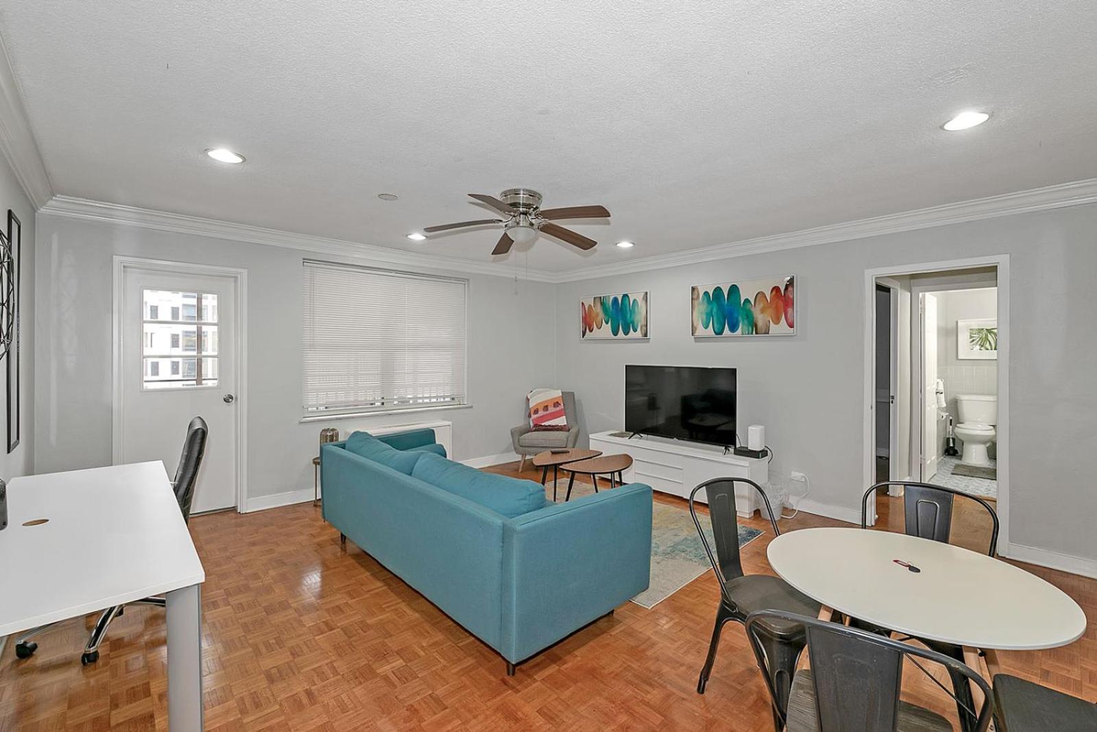 Relax And Enjoy In Downtown High Rise Condo view 2