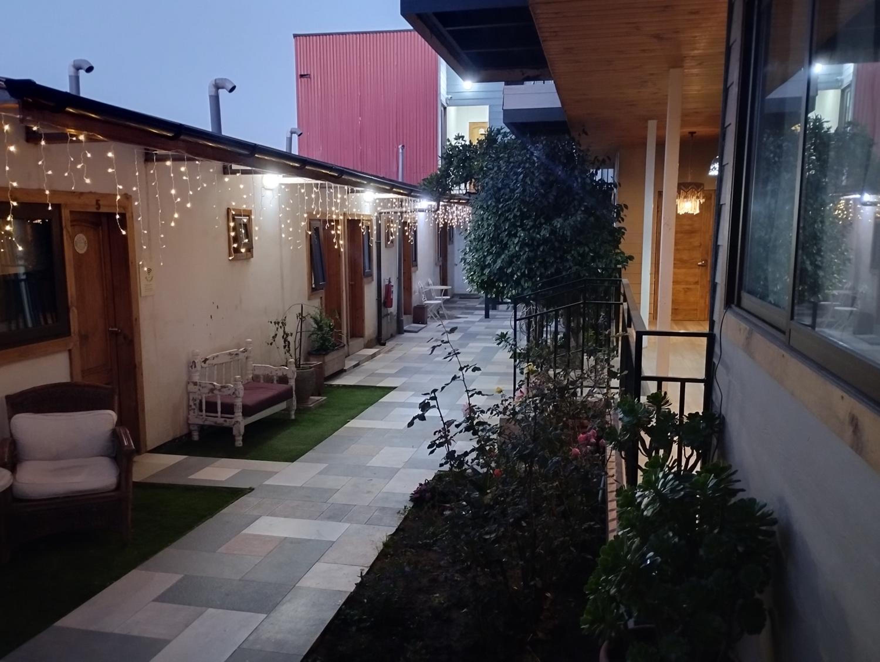 HOSTAL LA MODERNA
