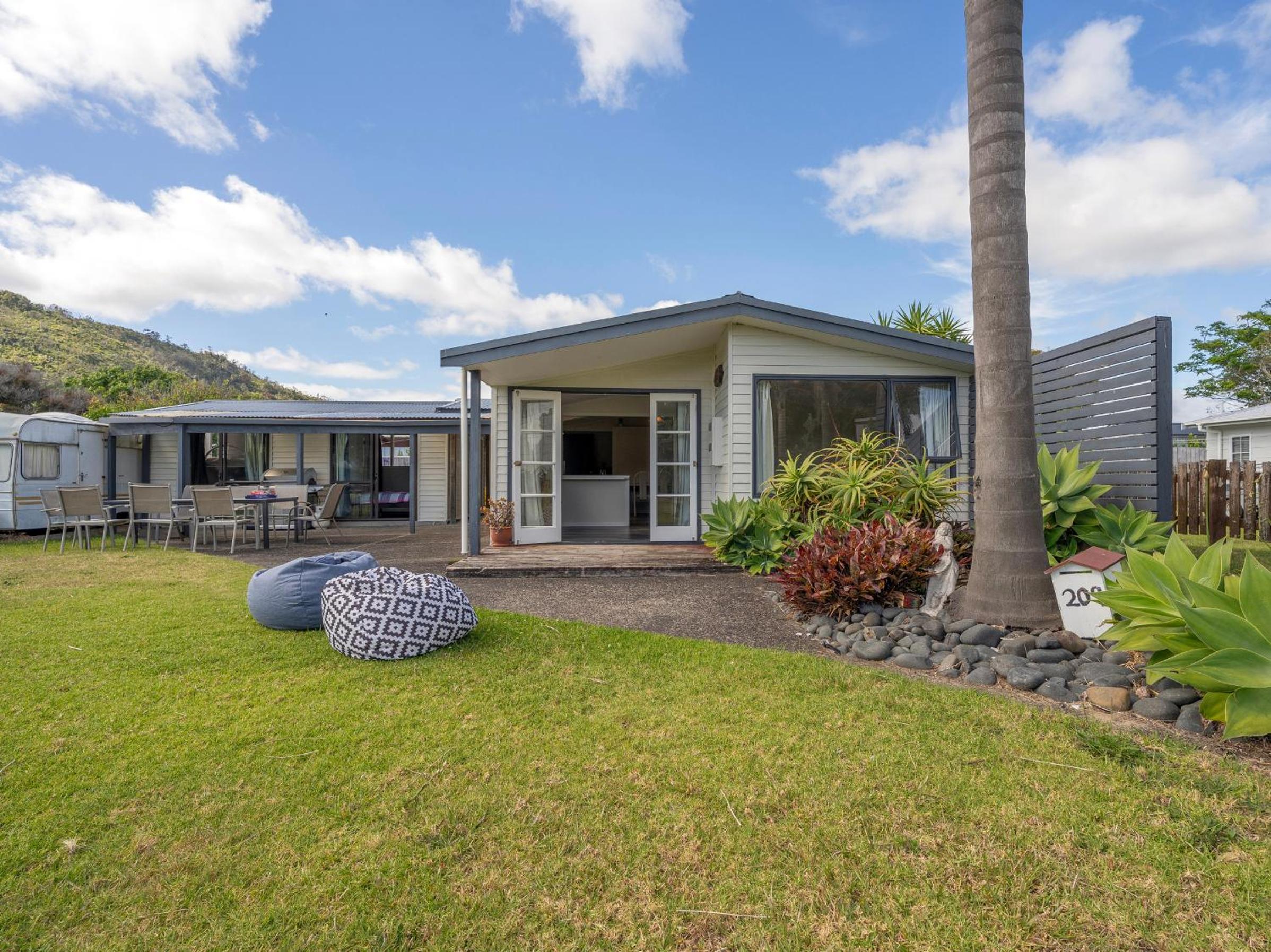 Barefoot Daze - Matarangi Holiday Home
