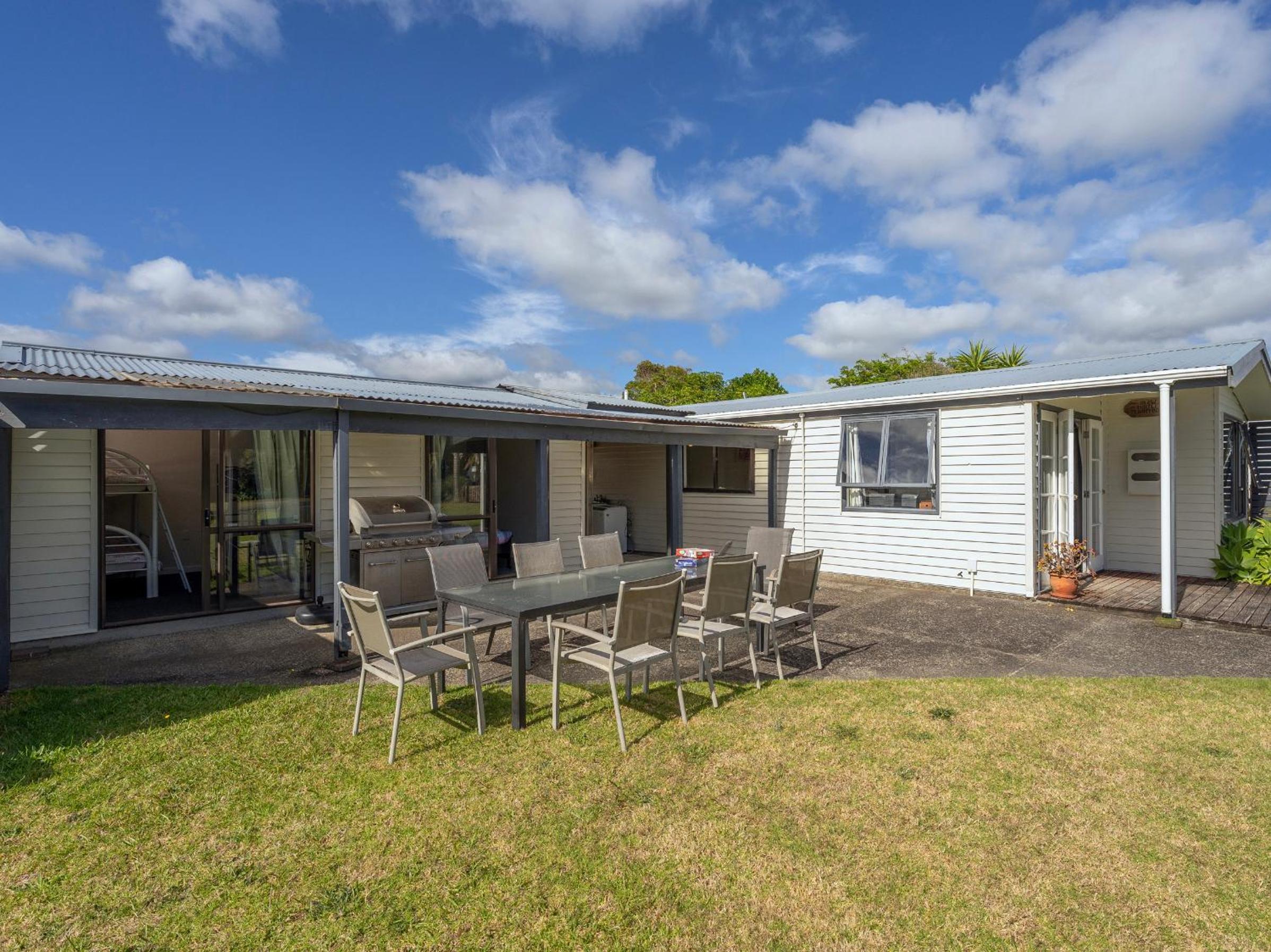 Barefoot Daze - Matarangi Holiday Home