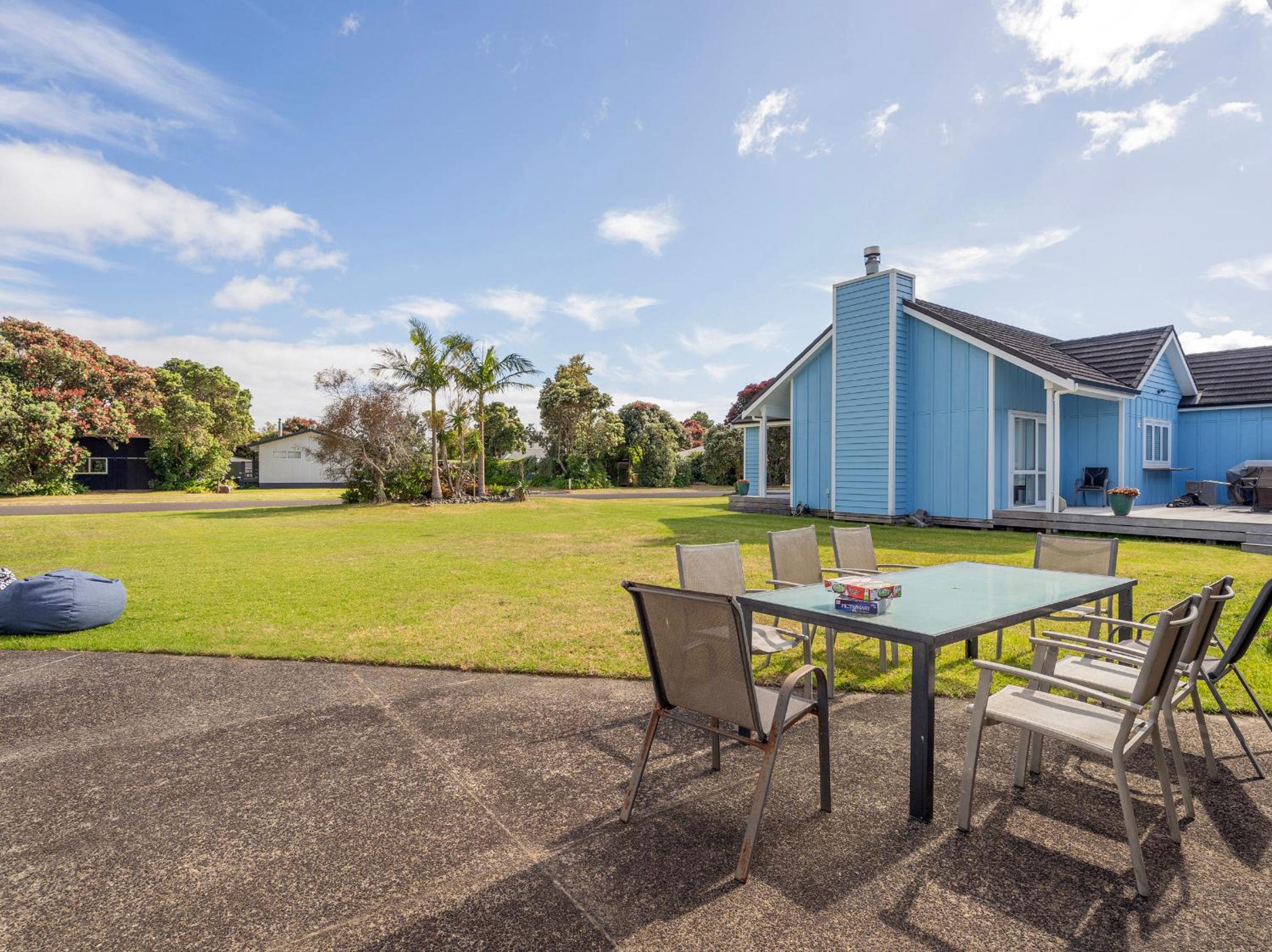 Barefoot Daze - Matarangi Holiday Home