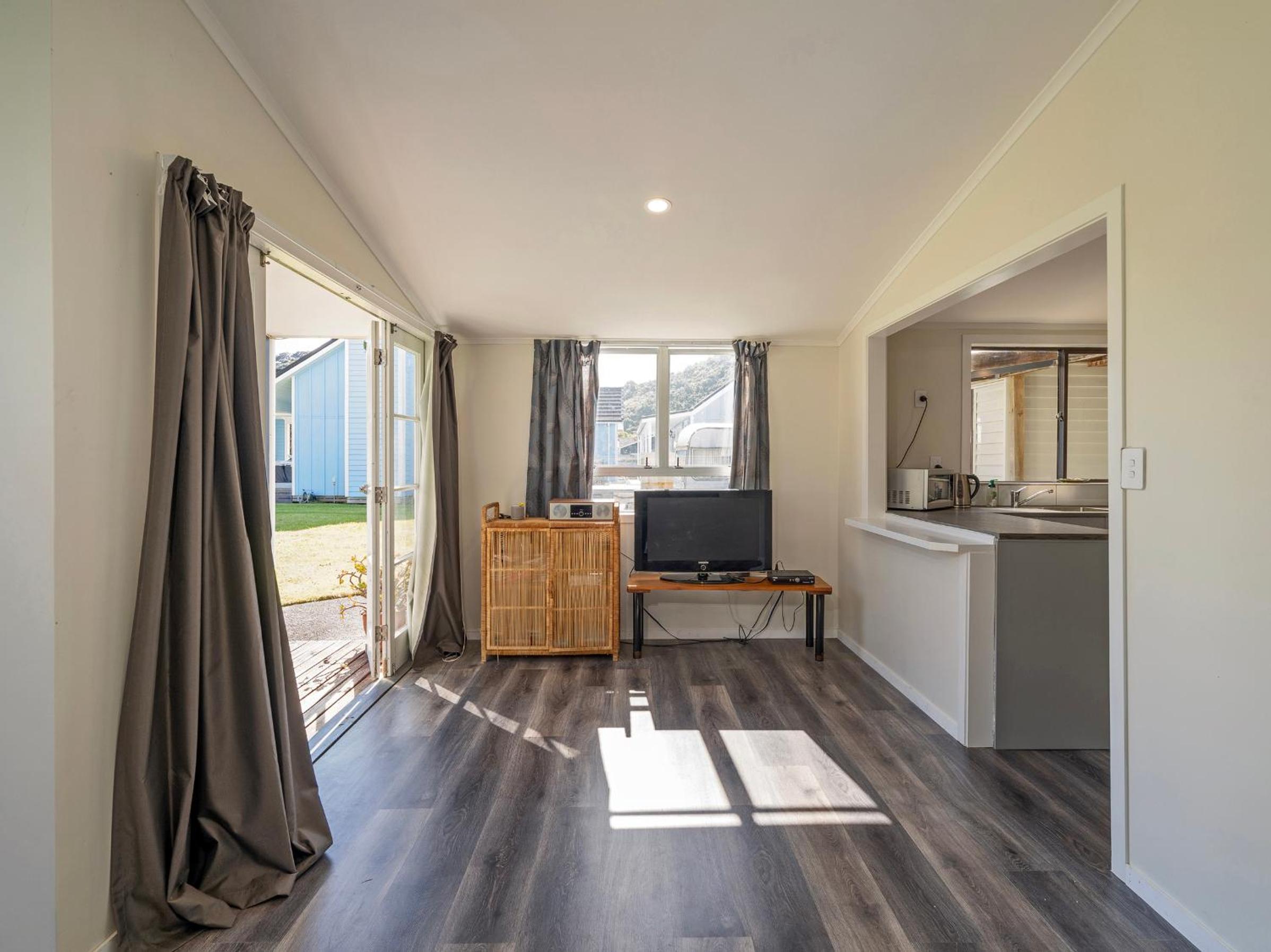 Barefoot Daze - Matarangi Holiday Home