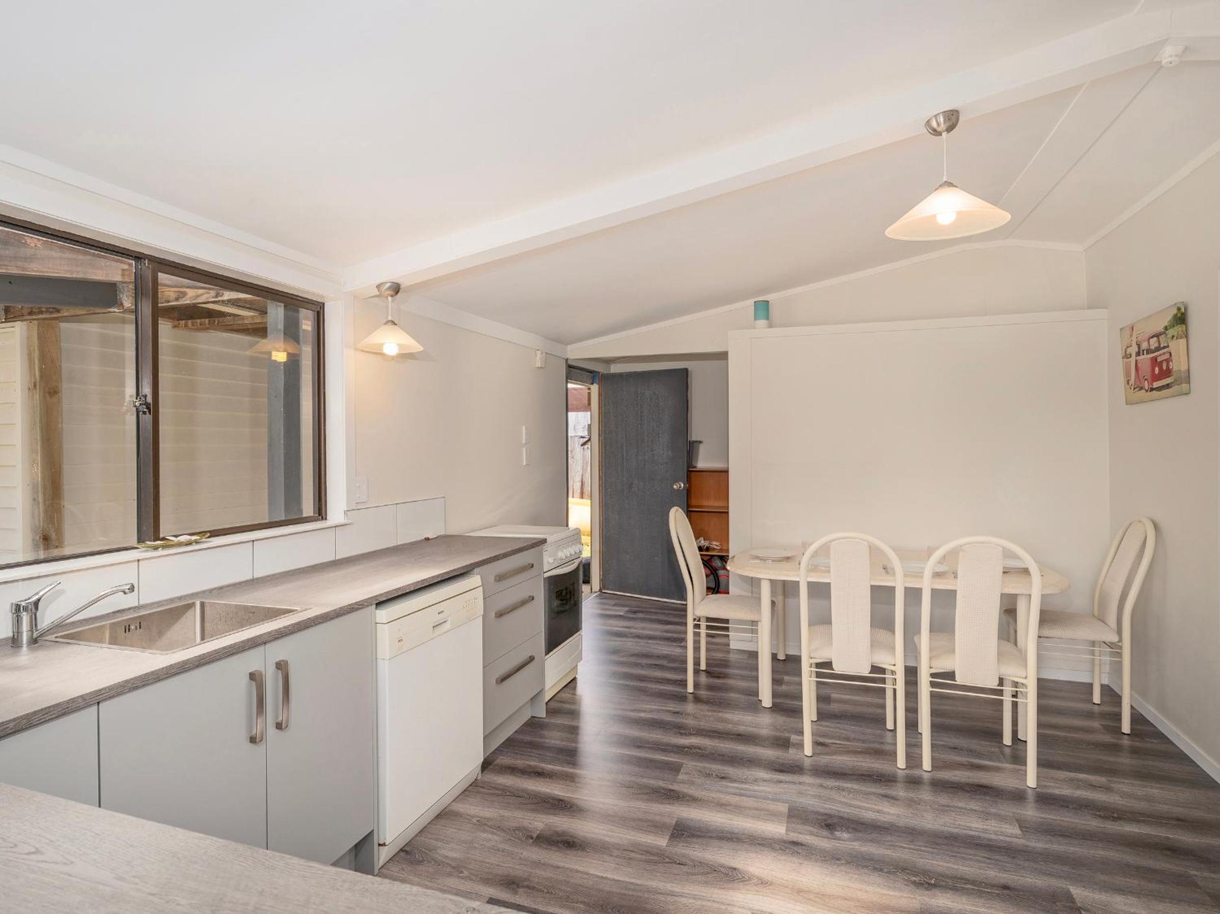 Barefoot Daze - Matarangi Holiday Home