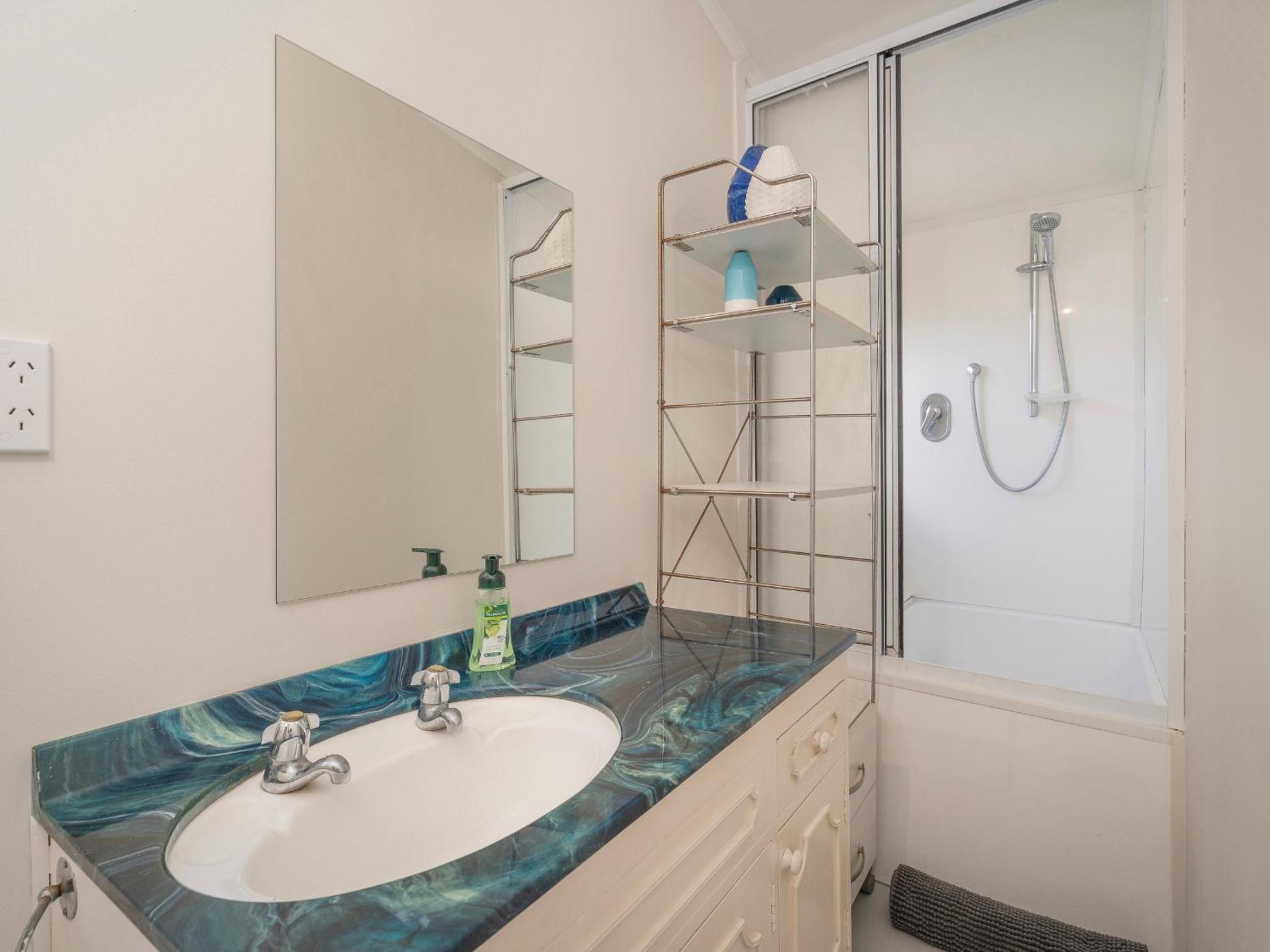 Barefoot Daze - Matarangi Holiday Home