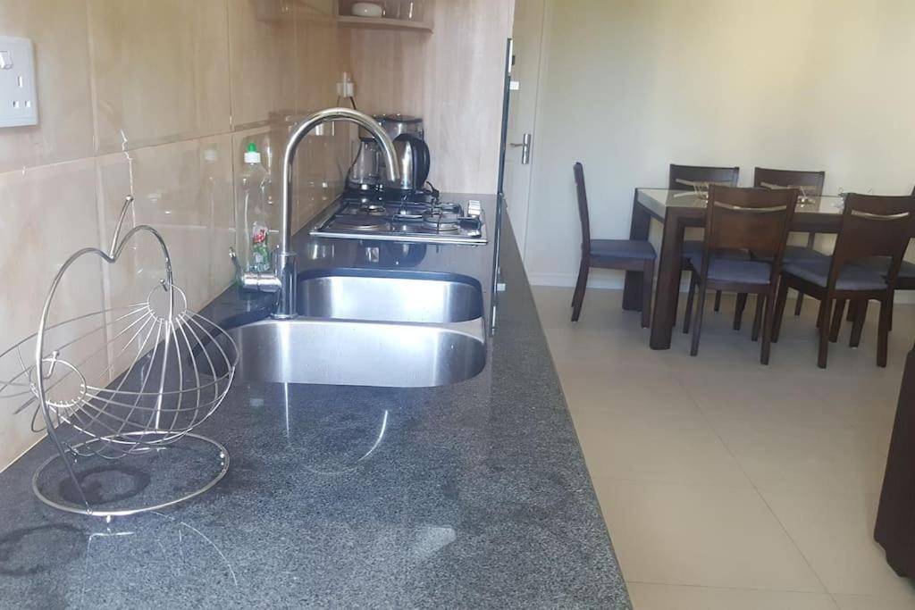 Luxurious & new apartment + Airport shuttle option view 5