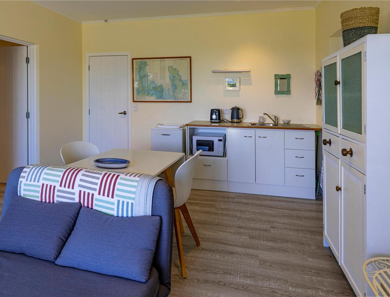 Oneroa Bay Apartment