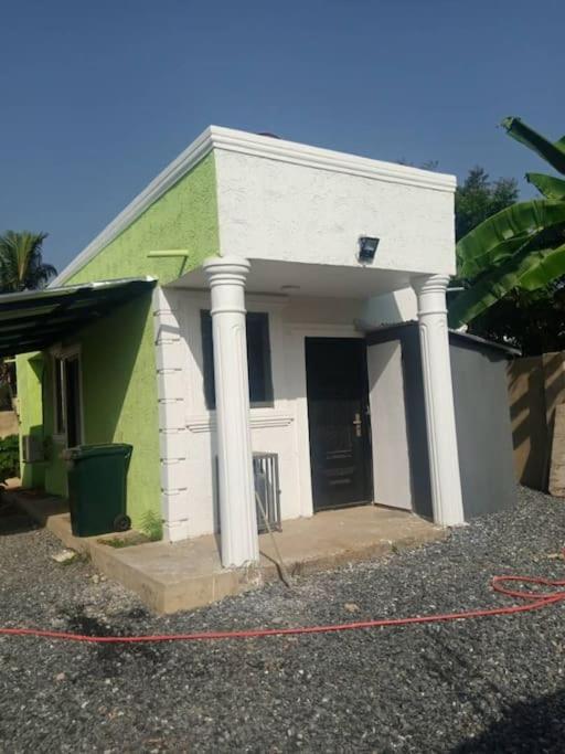 Cutest Home in Accra - Tema Afienya-Mataheko view 4