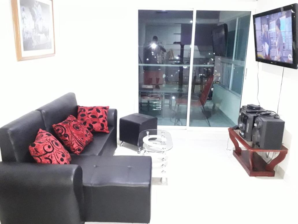 Espectacular apartamento con la MEJOR VISTA AL MAR, piscina y salida privada a la playa del Rodadero Santa Marta
