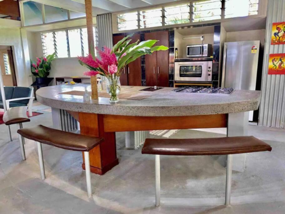 Tapunui Spacious Retreat with Superfast Internet