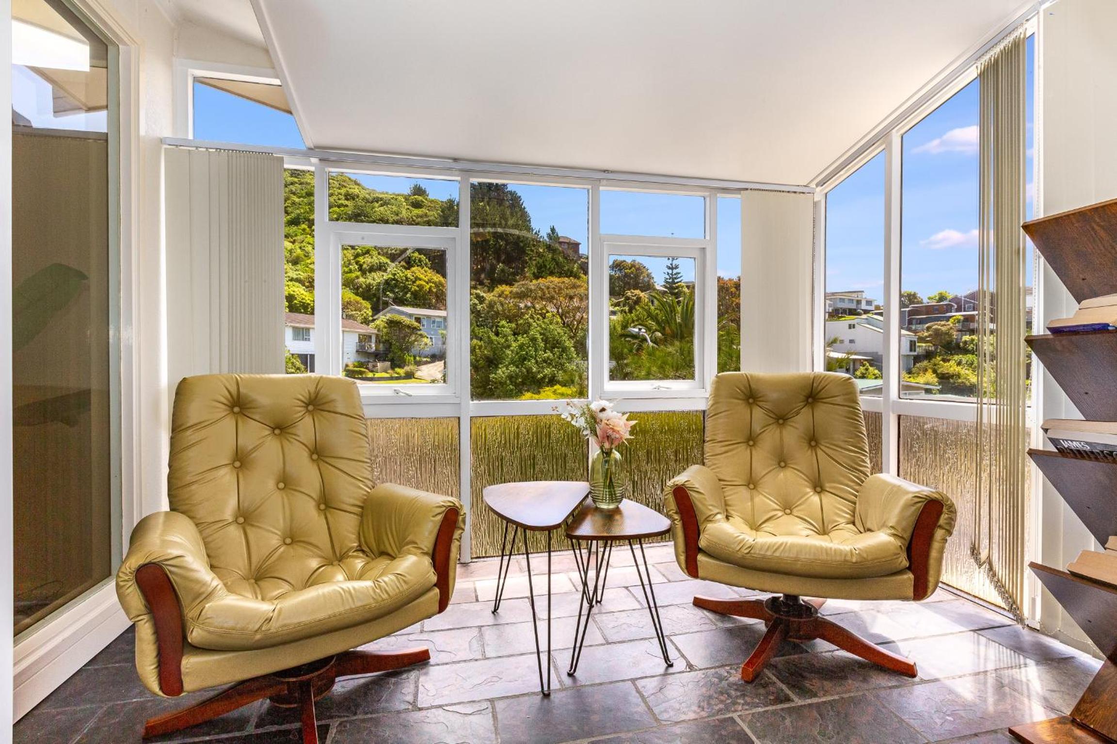 Retro 4 bedroom home, warm and welcoming, quiet location view 4