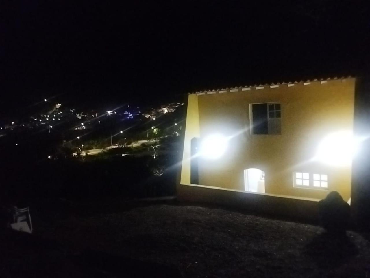 EncantoBúzios: Casa Amarela para Festas Inesquecíveis. Experiência Única nas Festas de Fim de Ano!