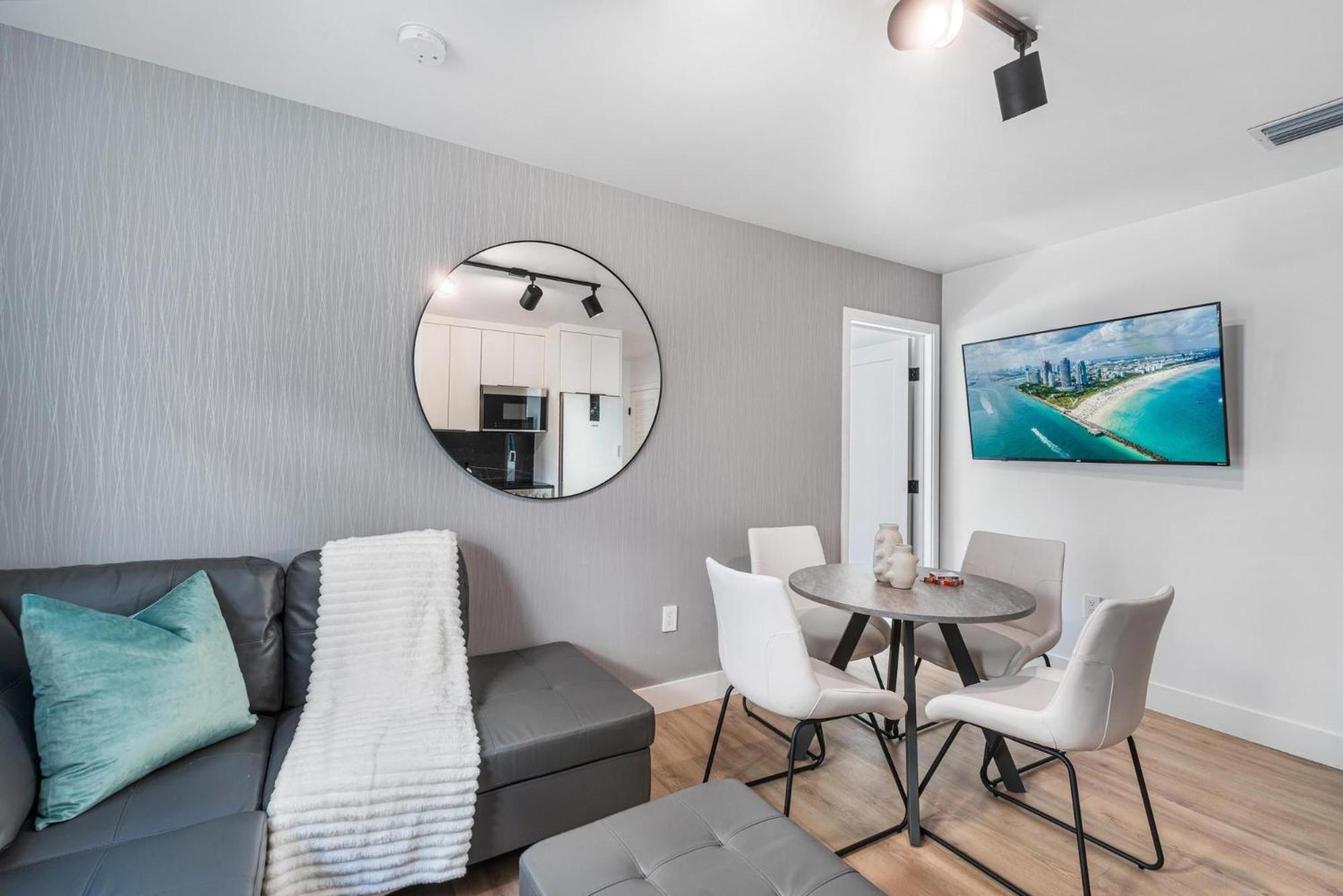 Lux Retreat By Renzzi