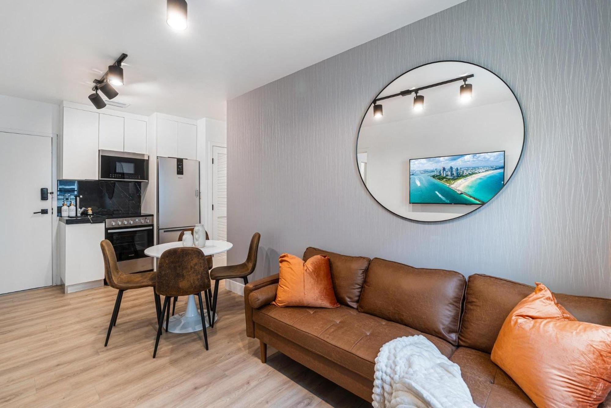 Lux Retreat By Renzzi